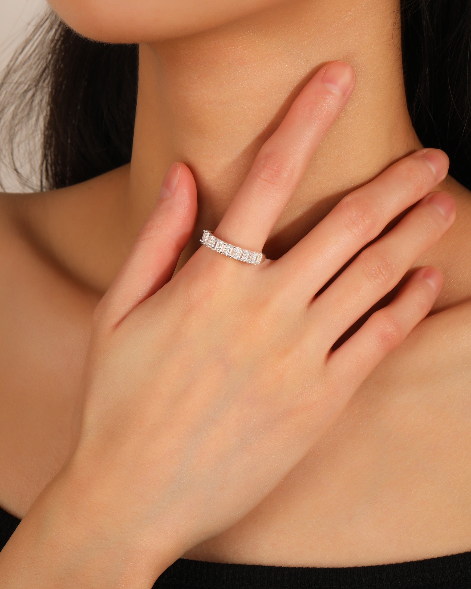 Churumbela ajustable con circonia baguette blanca en plateado