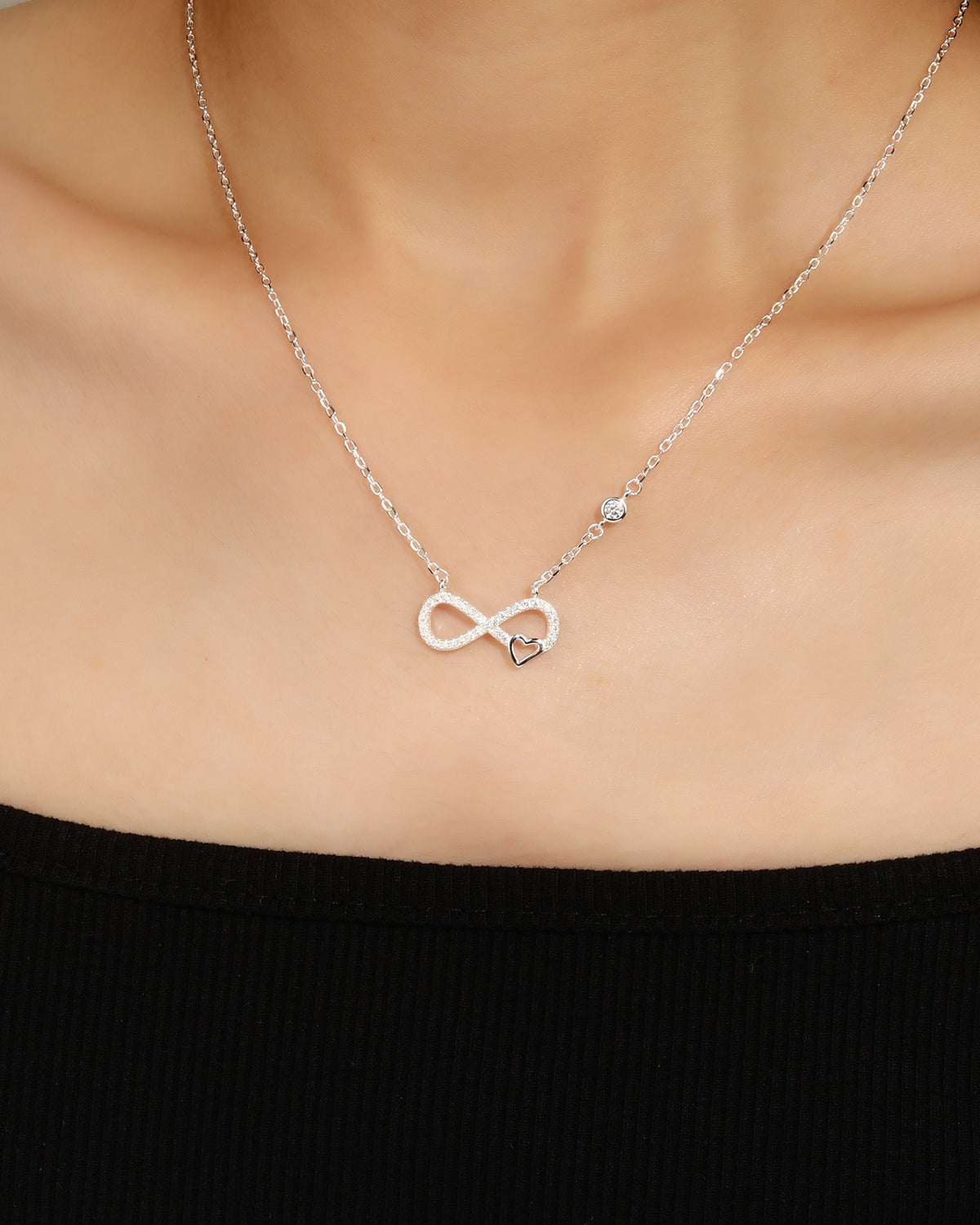 Collar de infinito/corazon con circonia blanca 45+5cm en plateado