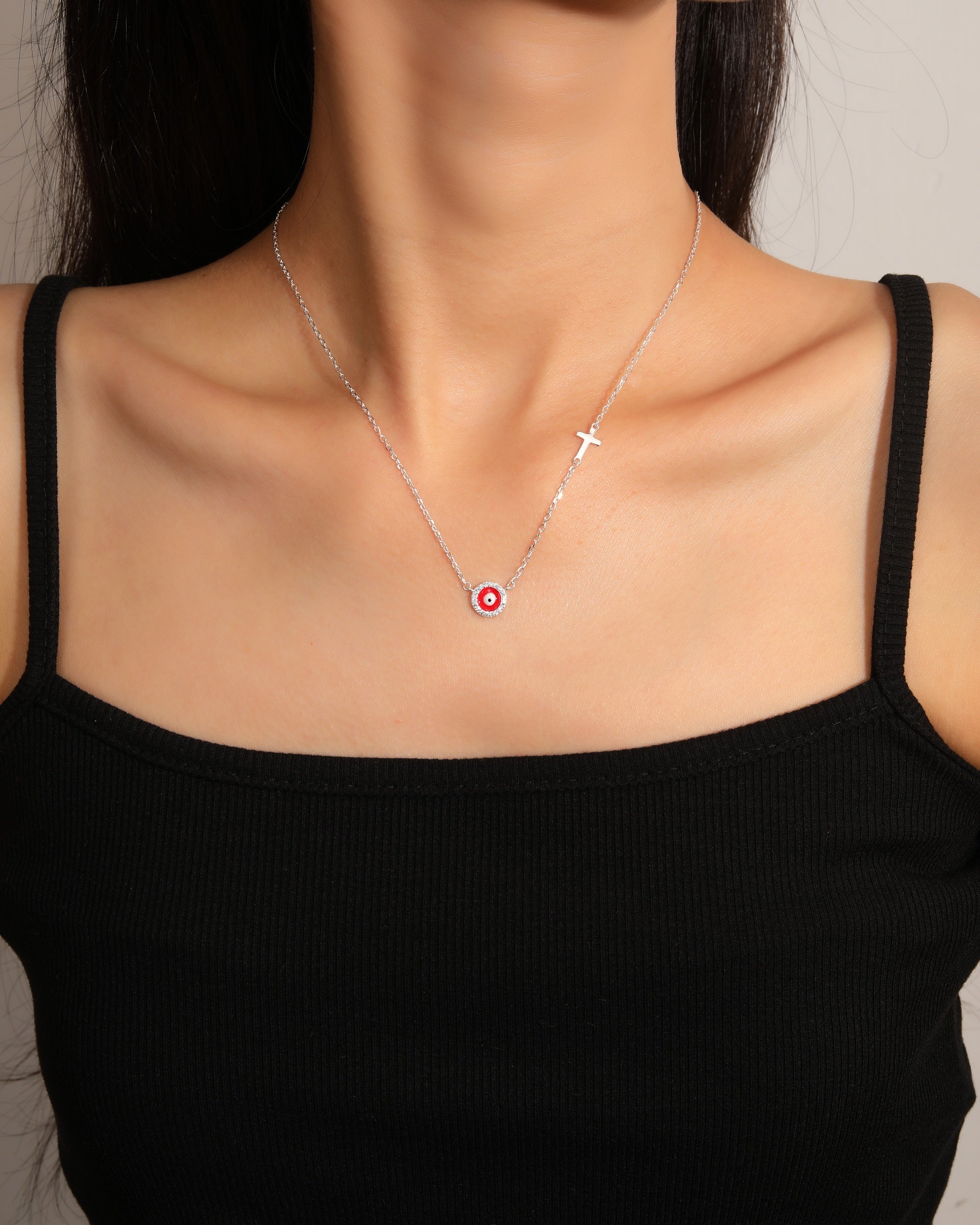Collar sencillo con ojitos rojos 45+5cm en plateado
