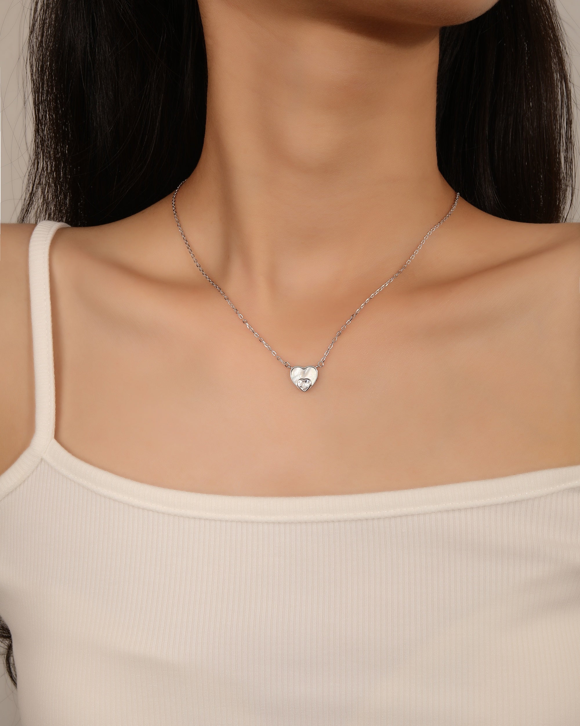 Collar corazon madre perla con circonia blanca 45+5cm en rodizado