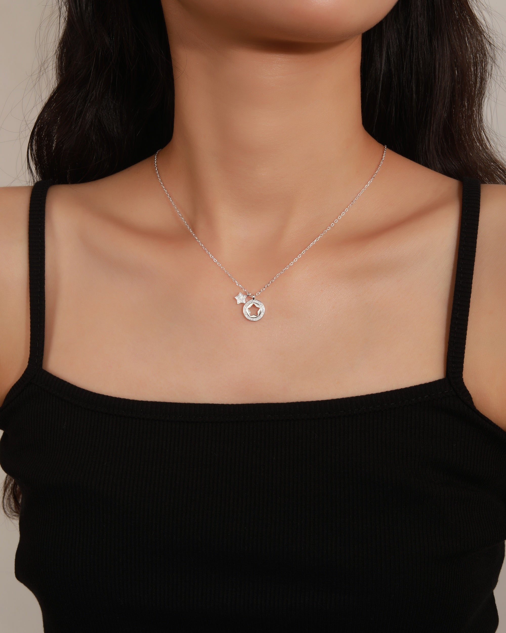 Collar sencillo de estrellas con circonias blanca 45+5cm en plateado