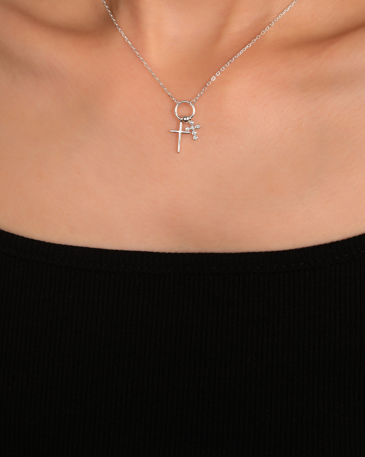 Collar sencillo de Cruces con circonia blanca 45+5cm en plateado