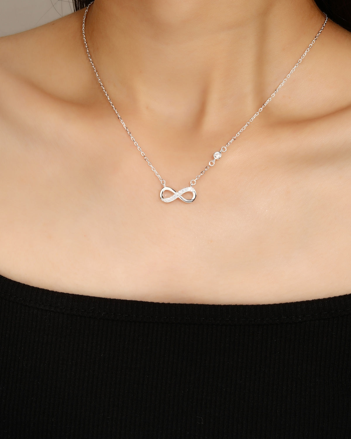 Collar sencillo de infinito con circonia blanca 45+5cm en plateado