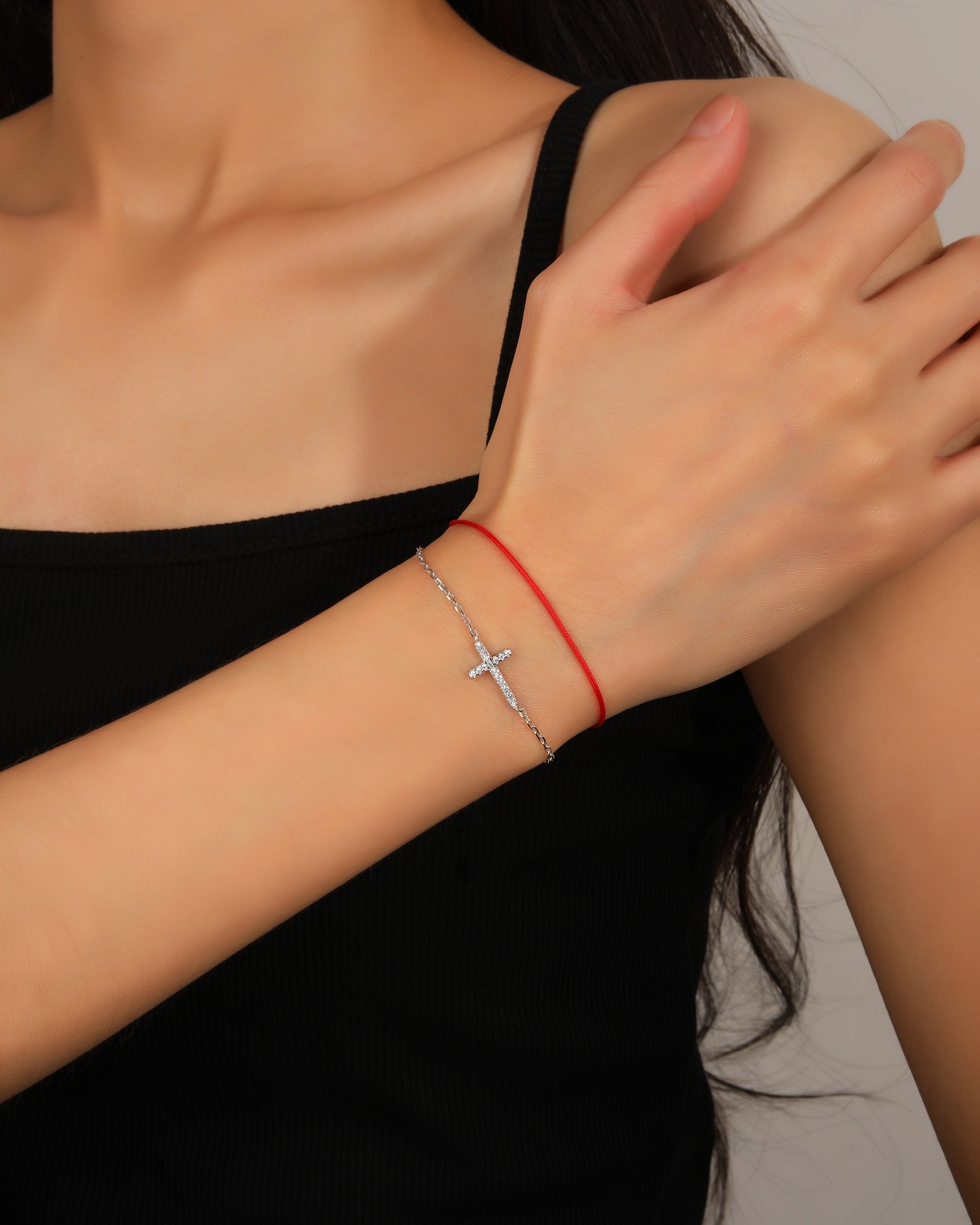 Pulsera doble sencilla y de hilo rojo con Cruz 17+3cm en rodizado