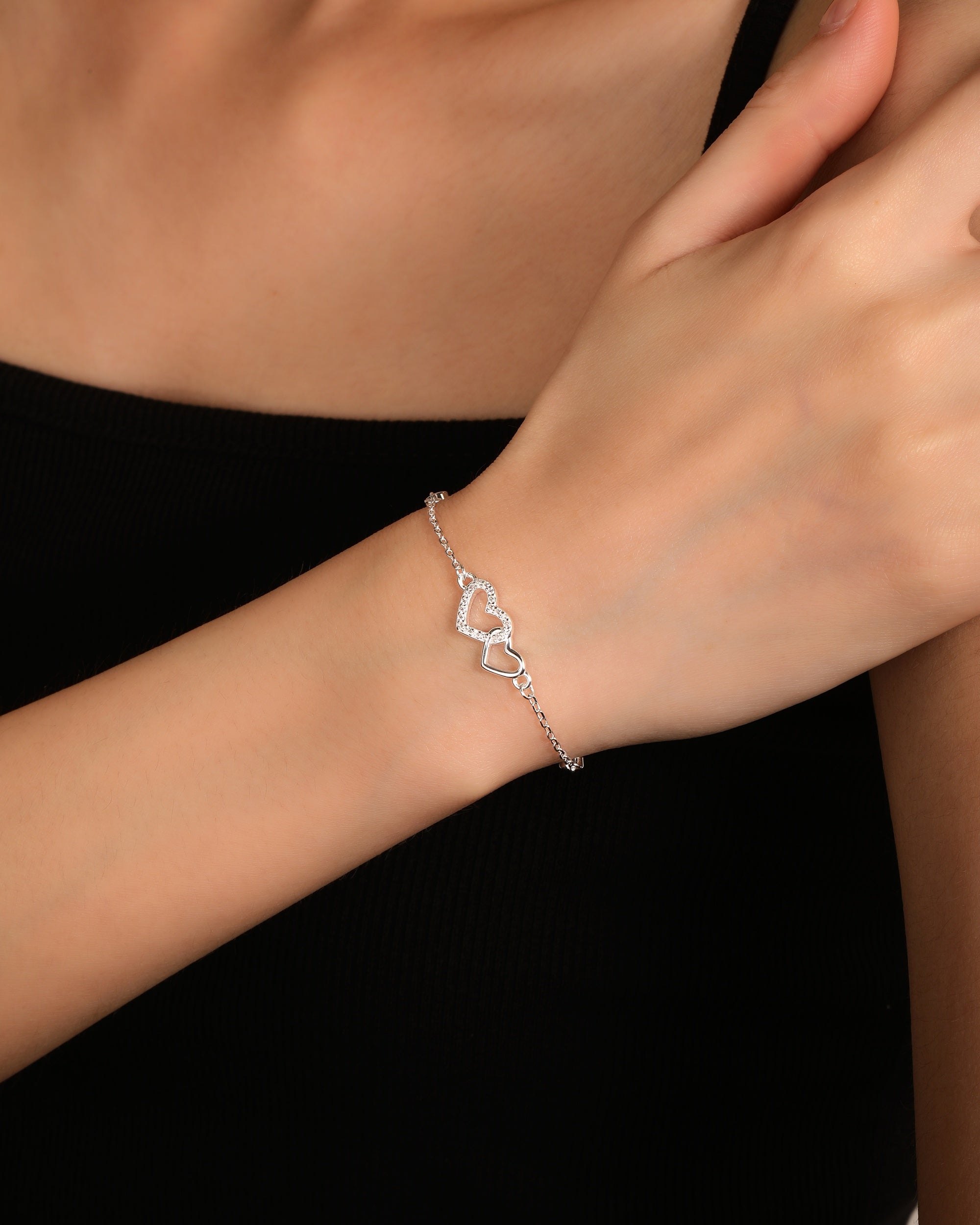 Pulsera de corazones con circonia blanca de 17+3cm en plateado