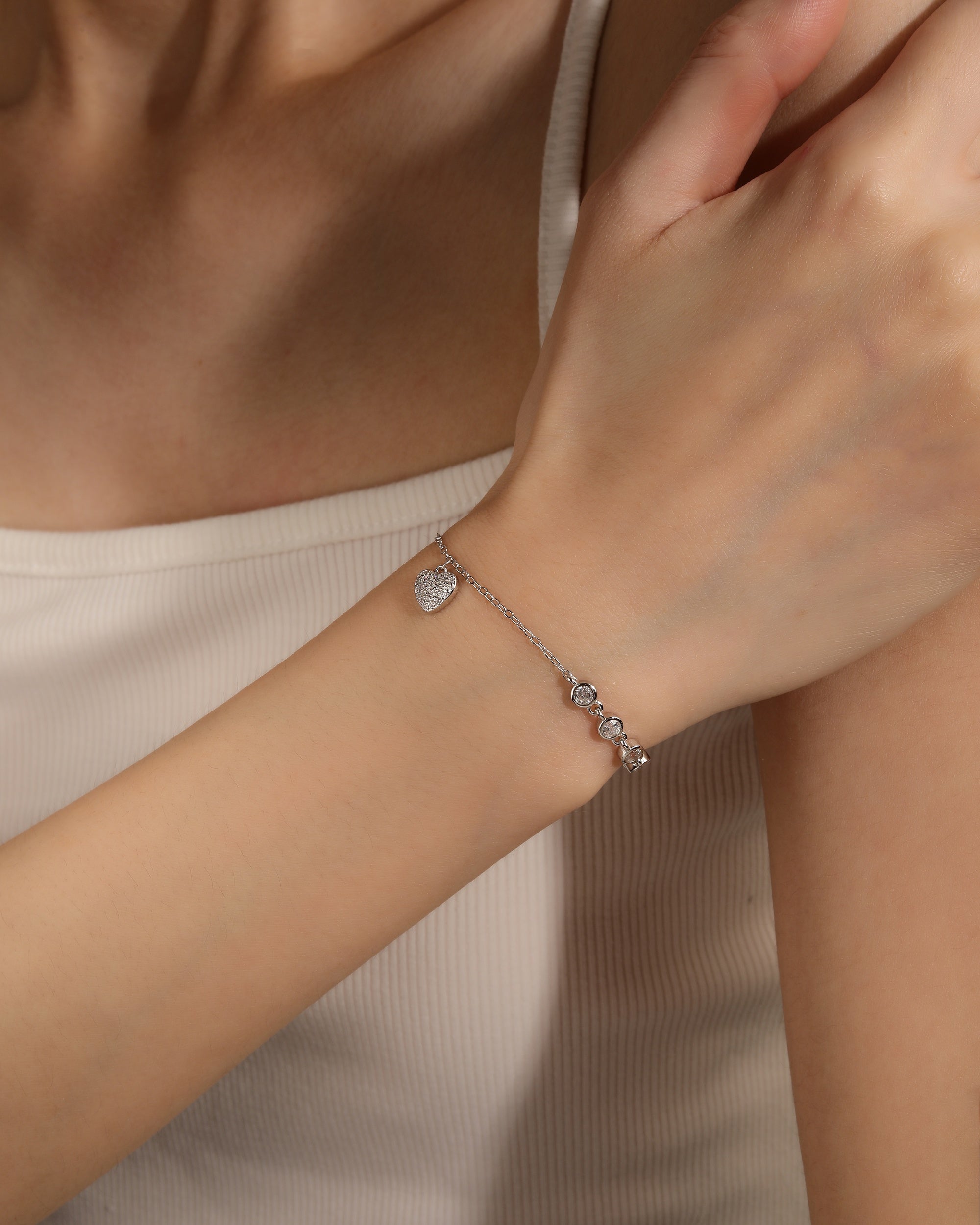 Pulsera de corazon con circonia blanca de 17+3cm en rodizado