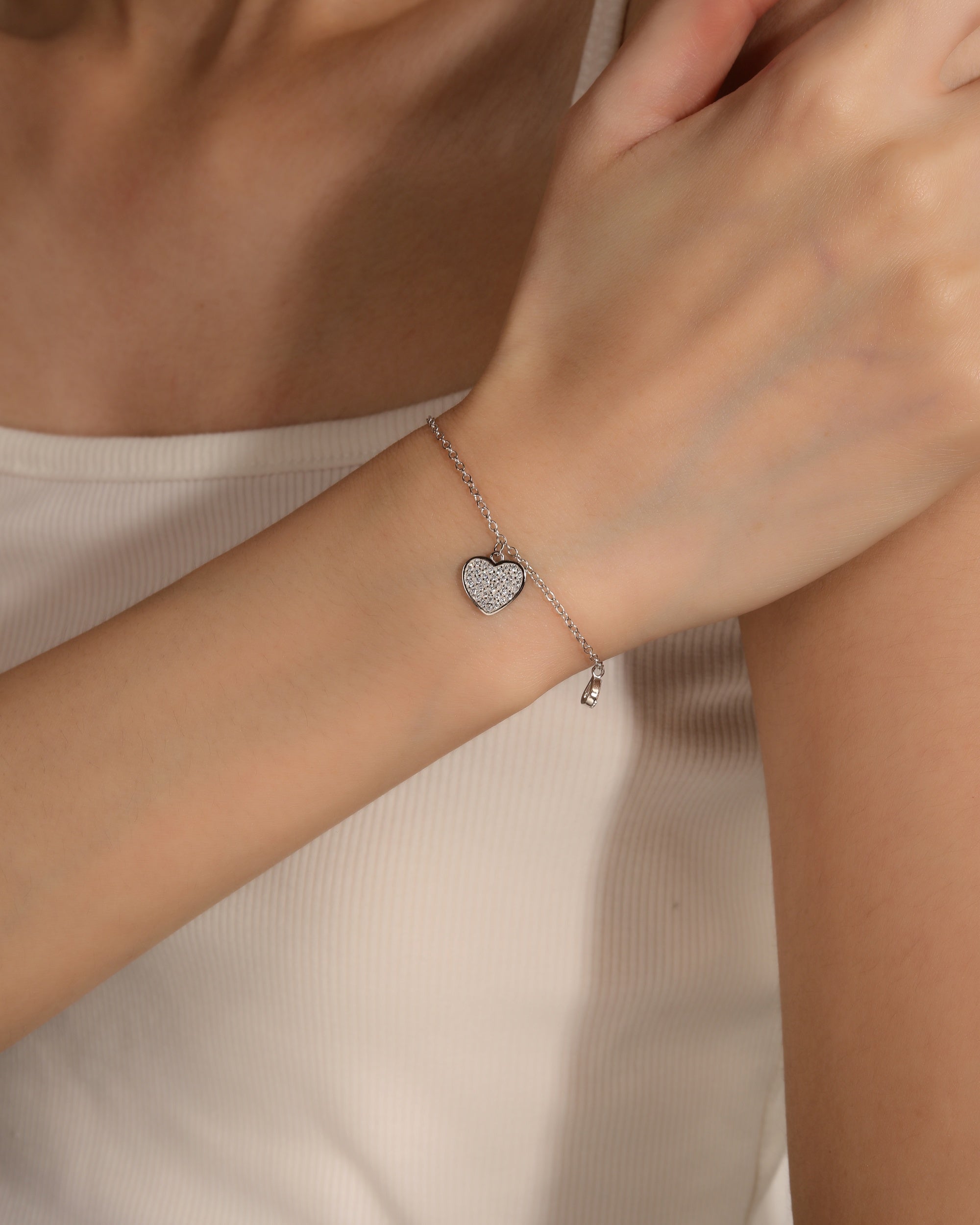 Pulsera de corazon con circonia blanca de 17+3cm en rodizado
