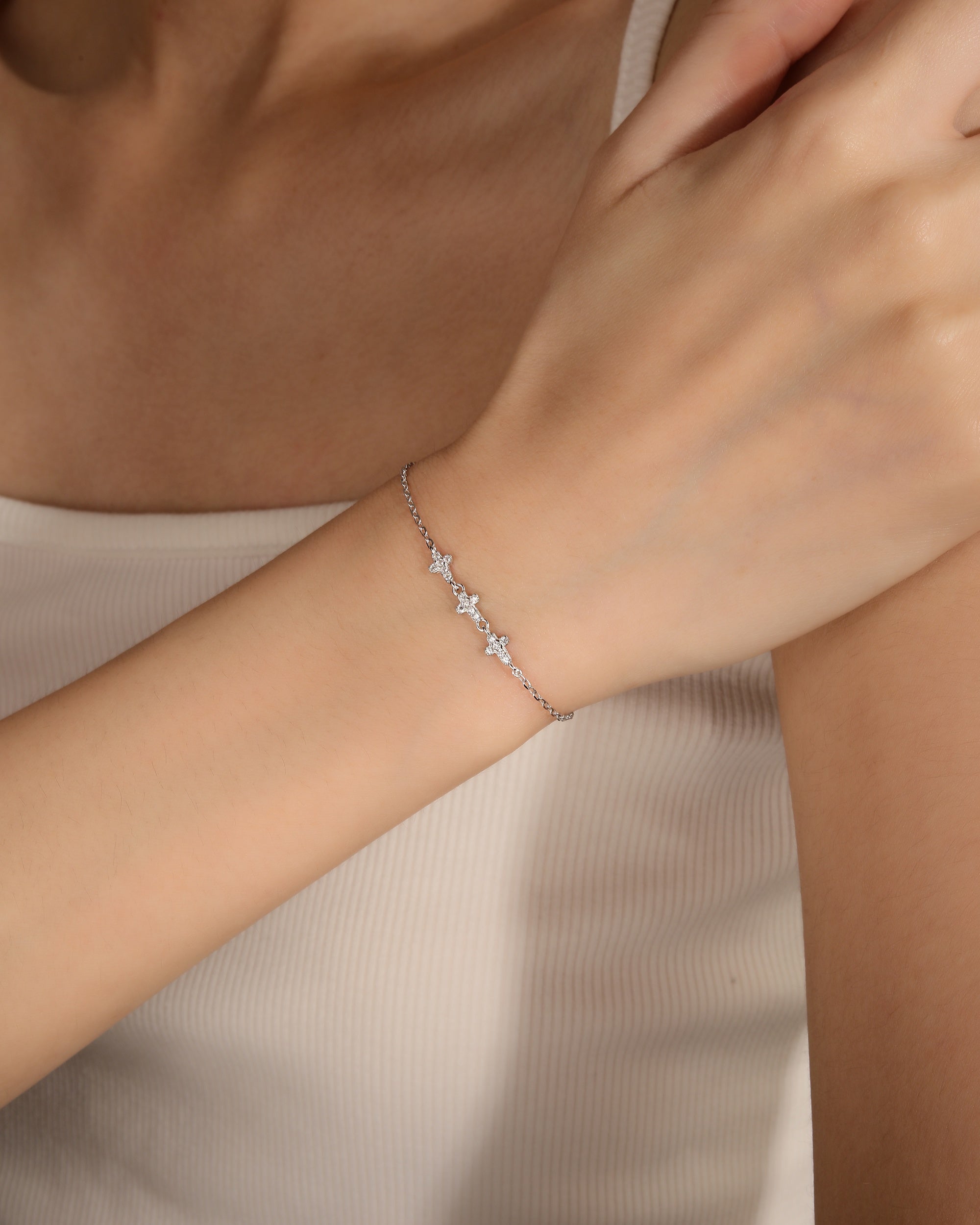 Pulsera de cruces con circonia blanca de 17+3cm en rodizado