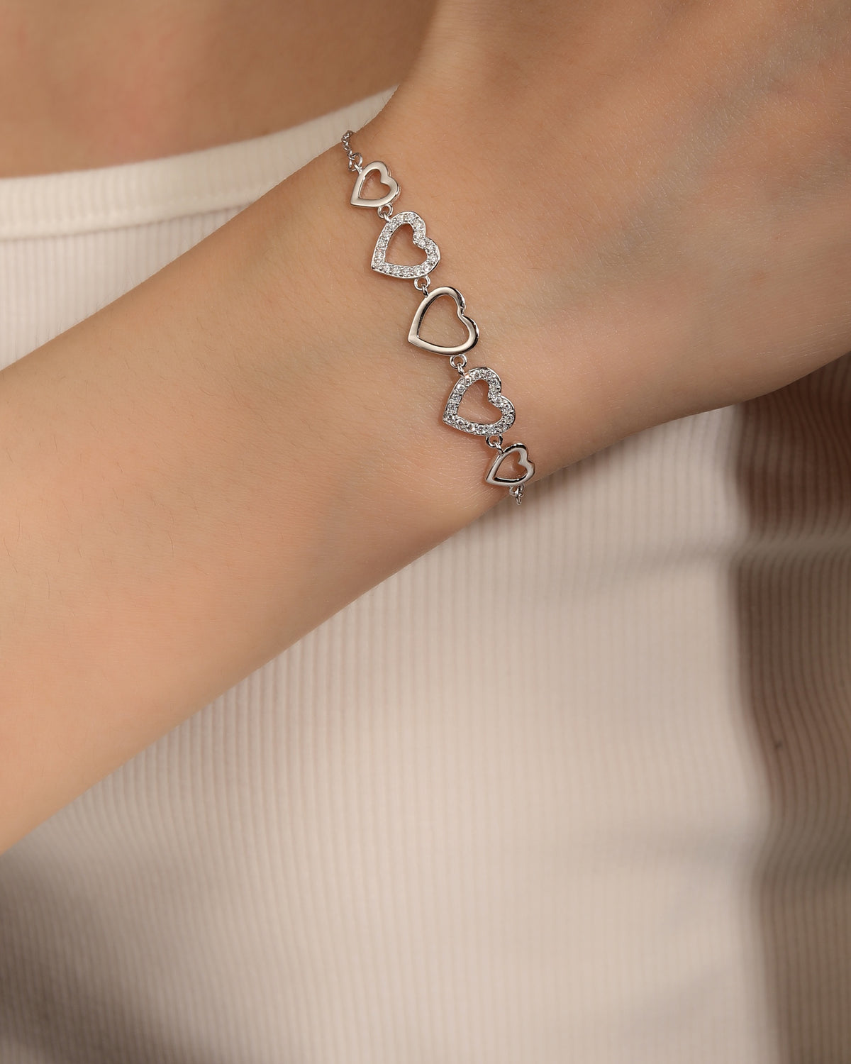Pulsera sencilla de corazones con circonia blanca 17+3cm en rodizado