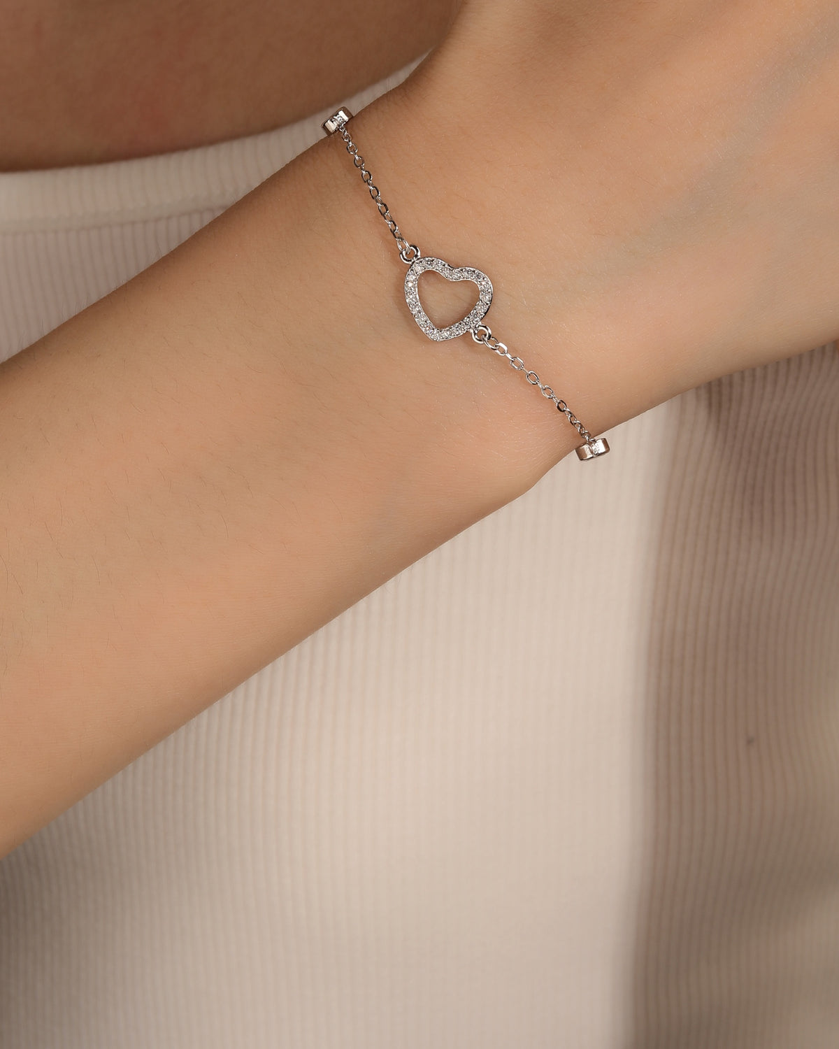 Pulsera sencilla de corazon con circonia blanca 17+3cm en rodizado