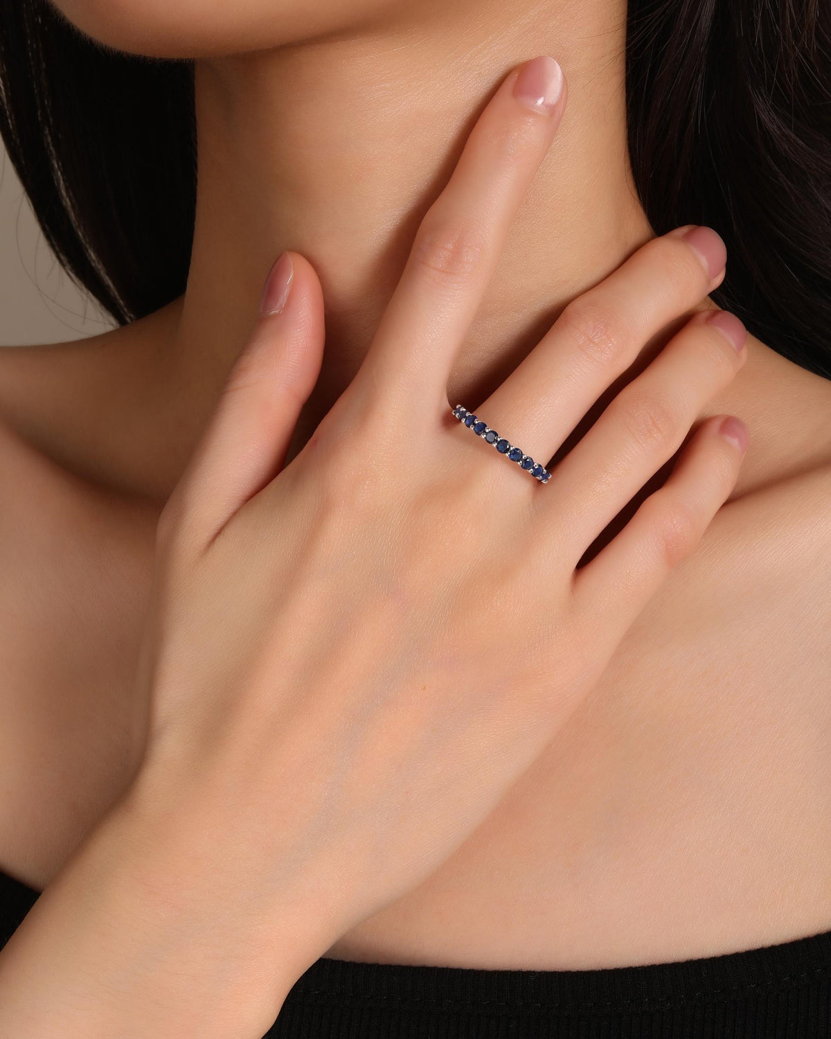 Anillo ajustable con circonias en plateado