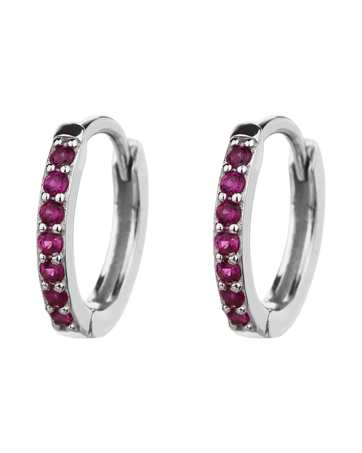 Huggie ovalada con circonias 12mm en rodizado