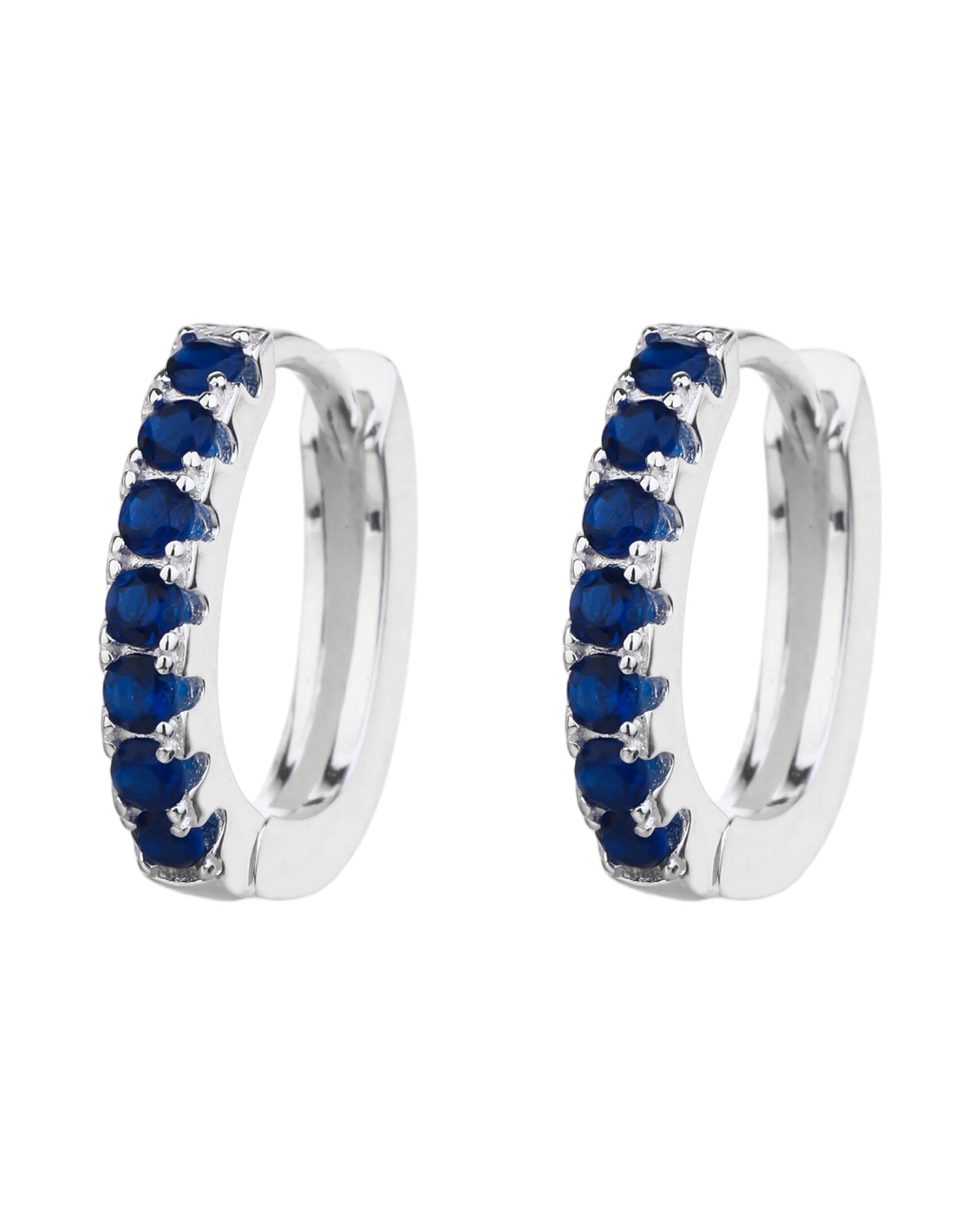 Huggie oval con circonias 13mm en plateado