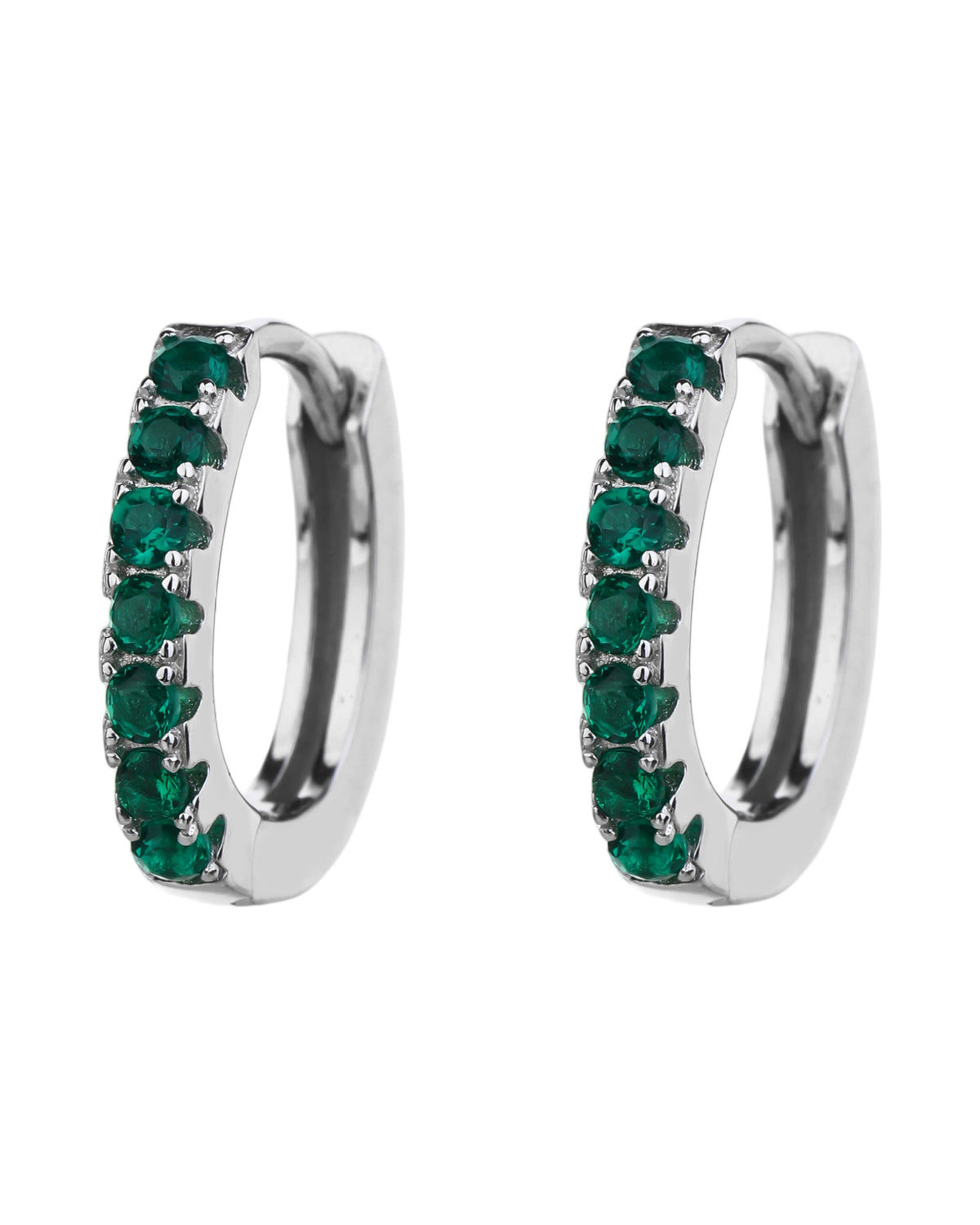 Huggie oval con circonias 13mm en rodizado
