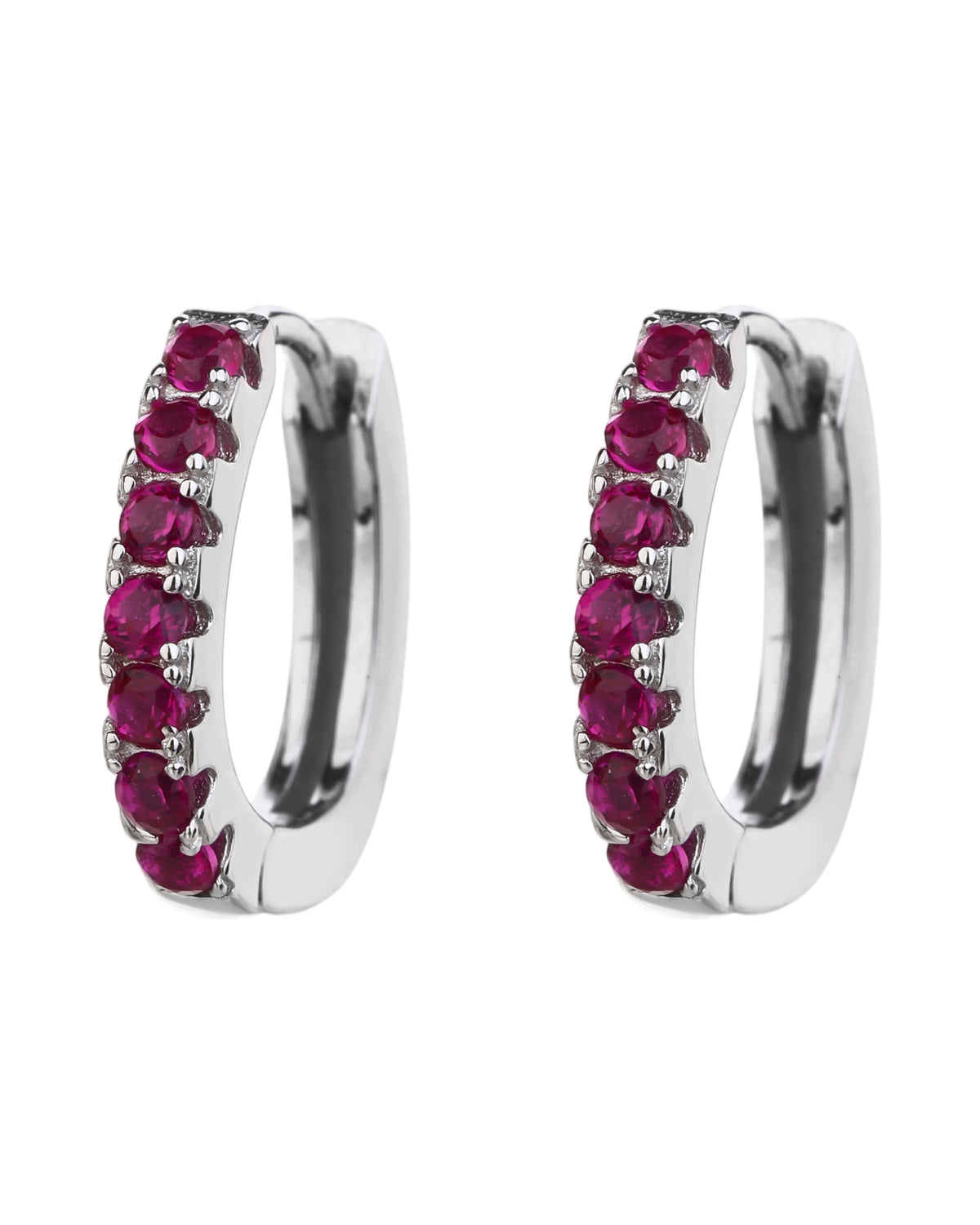 Huggie oval con circonias 13mm en rodizado