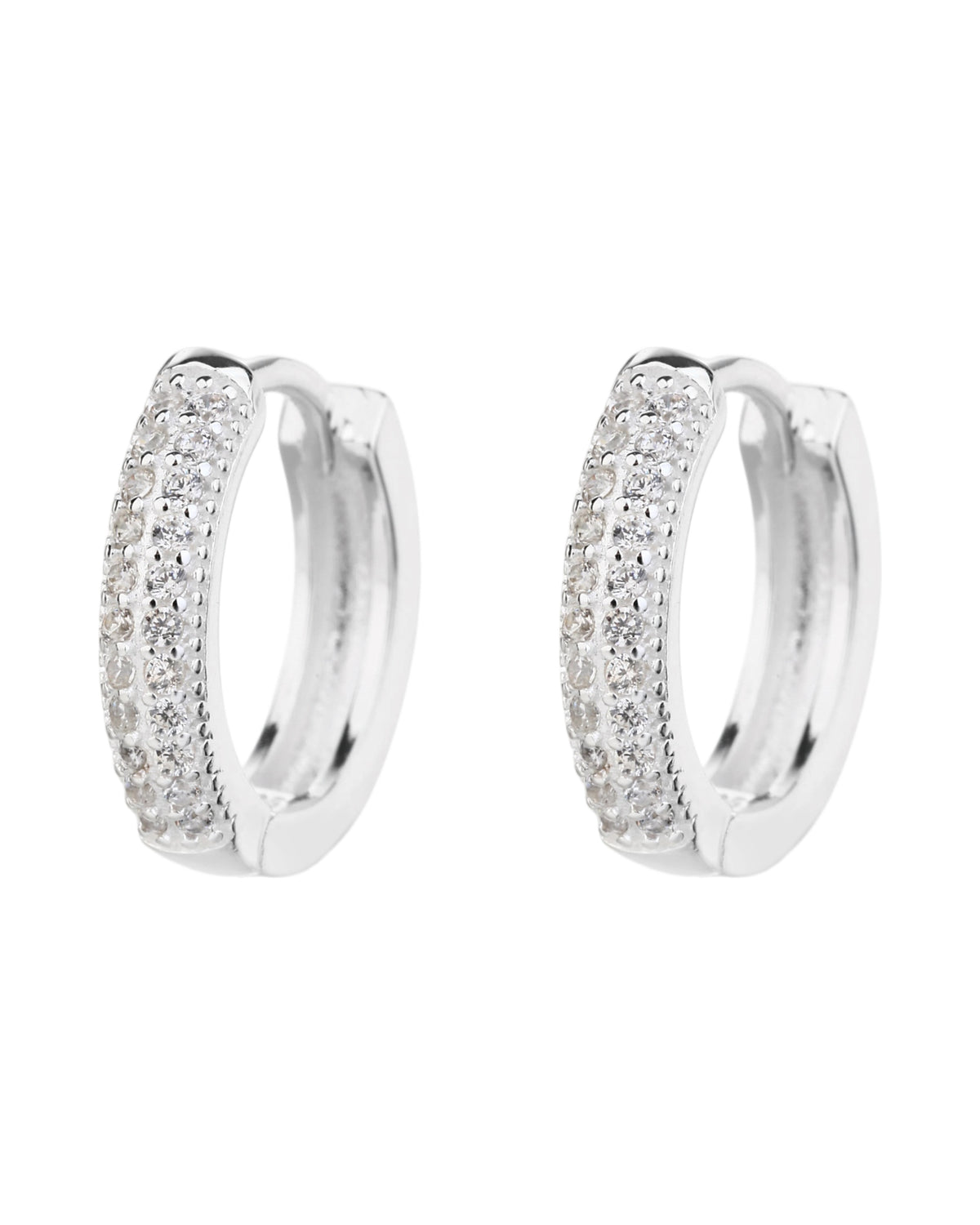 Huggie ovalada con doble hilera de circonias 13mm en plateado