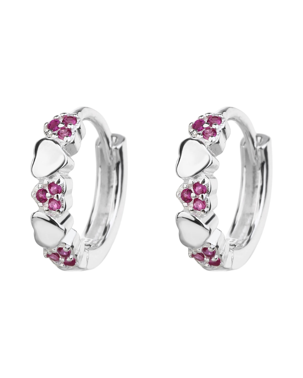 Huggie con corazones lisos e incrustaciones de circonias 12mm en plateado