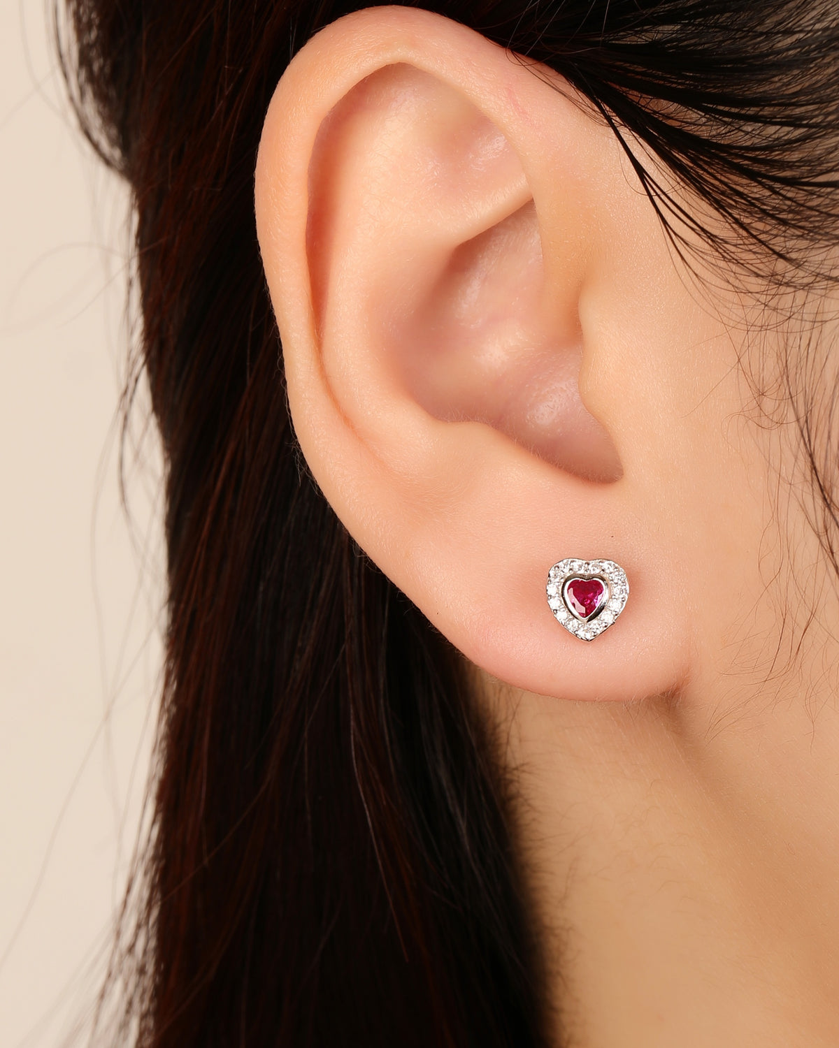 Broquel halo de corazón con circonia corazón central 7mm en rodizado