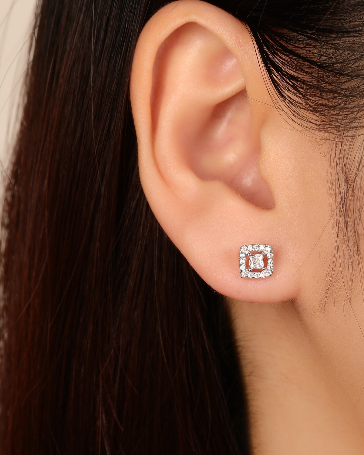 Arete halo cuadrado con circonia cuadrada central 6mm en rodizado