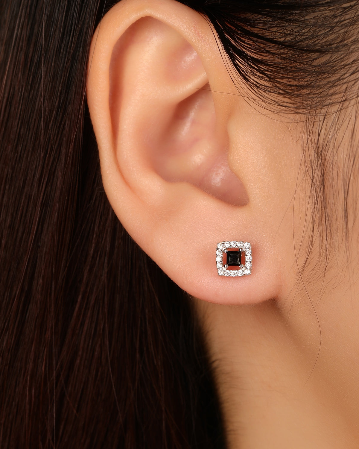 Arete halo cuadrado con circonia cuadrada central 6mm en rodizado