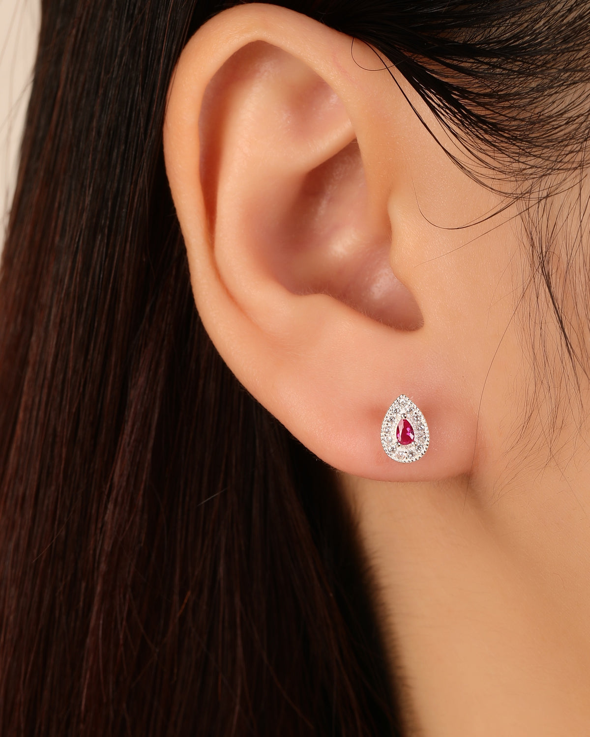 Arete halo gota con circonia gota central 8mm en plateado