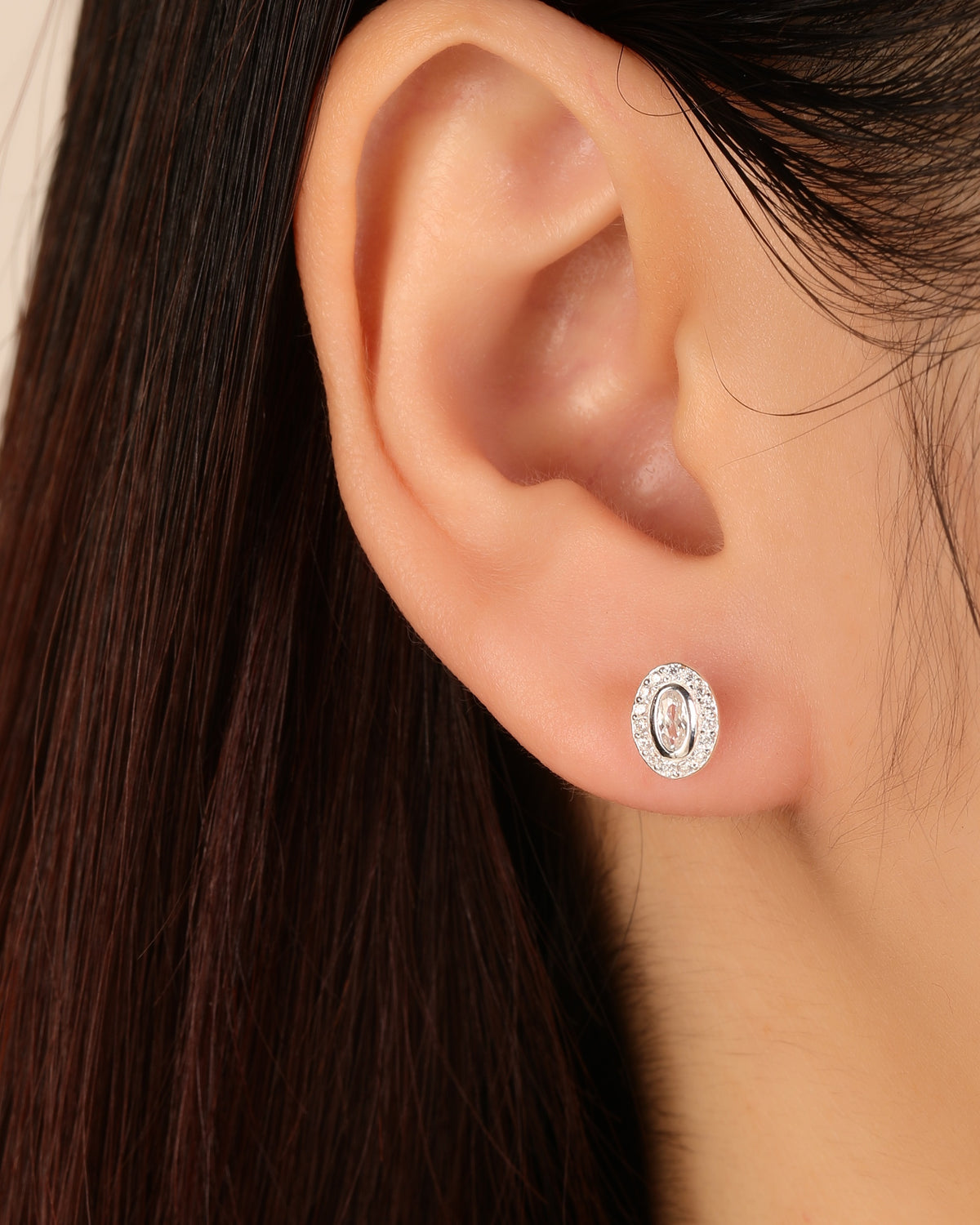 Arete halo ovalado con circonia oval 7mm en plateado