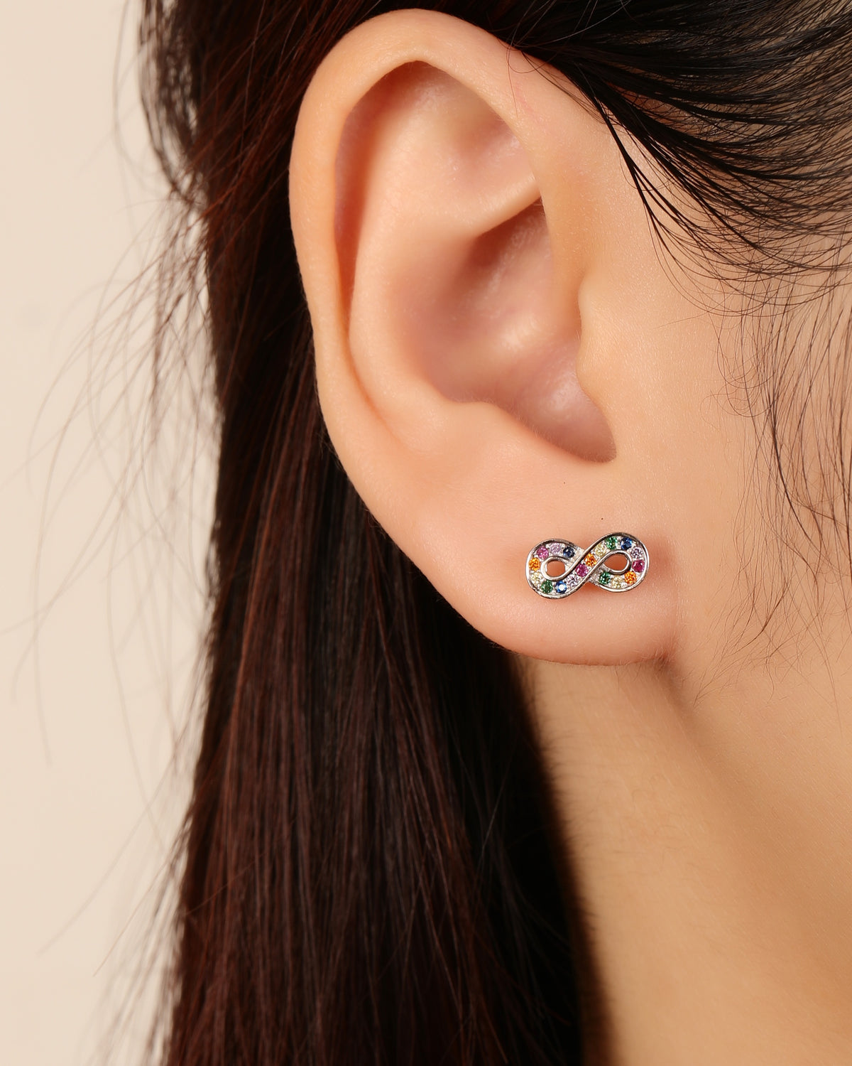 Broquel de infinito con circonias y borde 10mm en rodizado