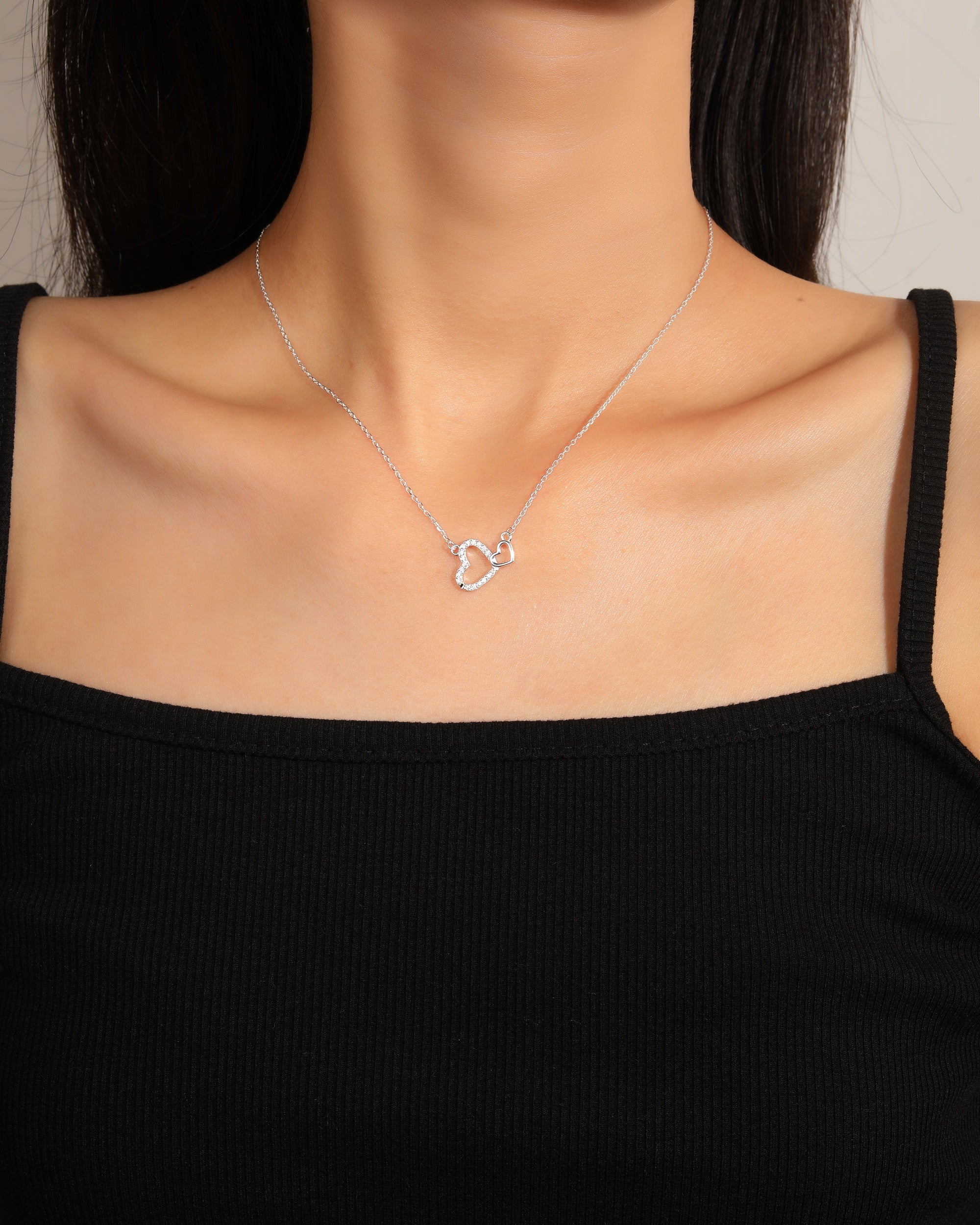Collar sencillo de corazones con circonia blanca 45+5cm en plateado