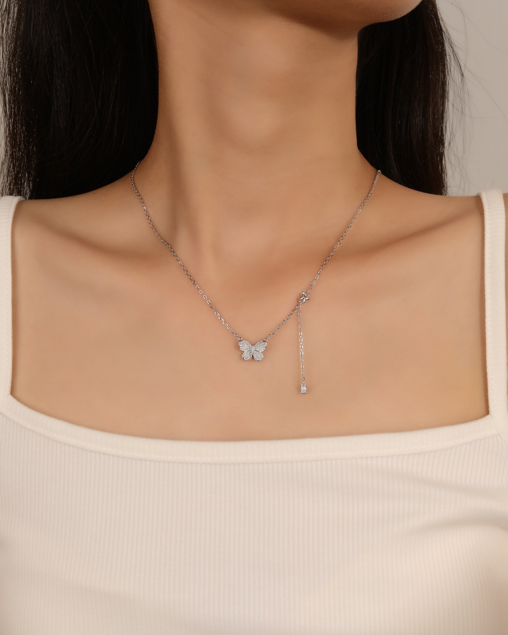 Collar de mariposa con circonias blanca 45+5cm en rodizado
