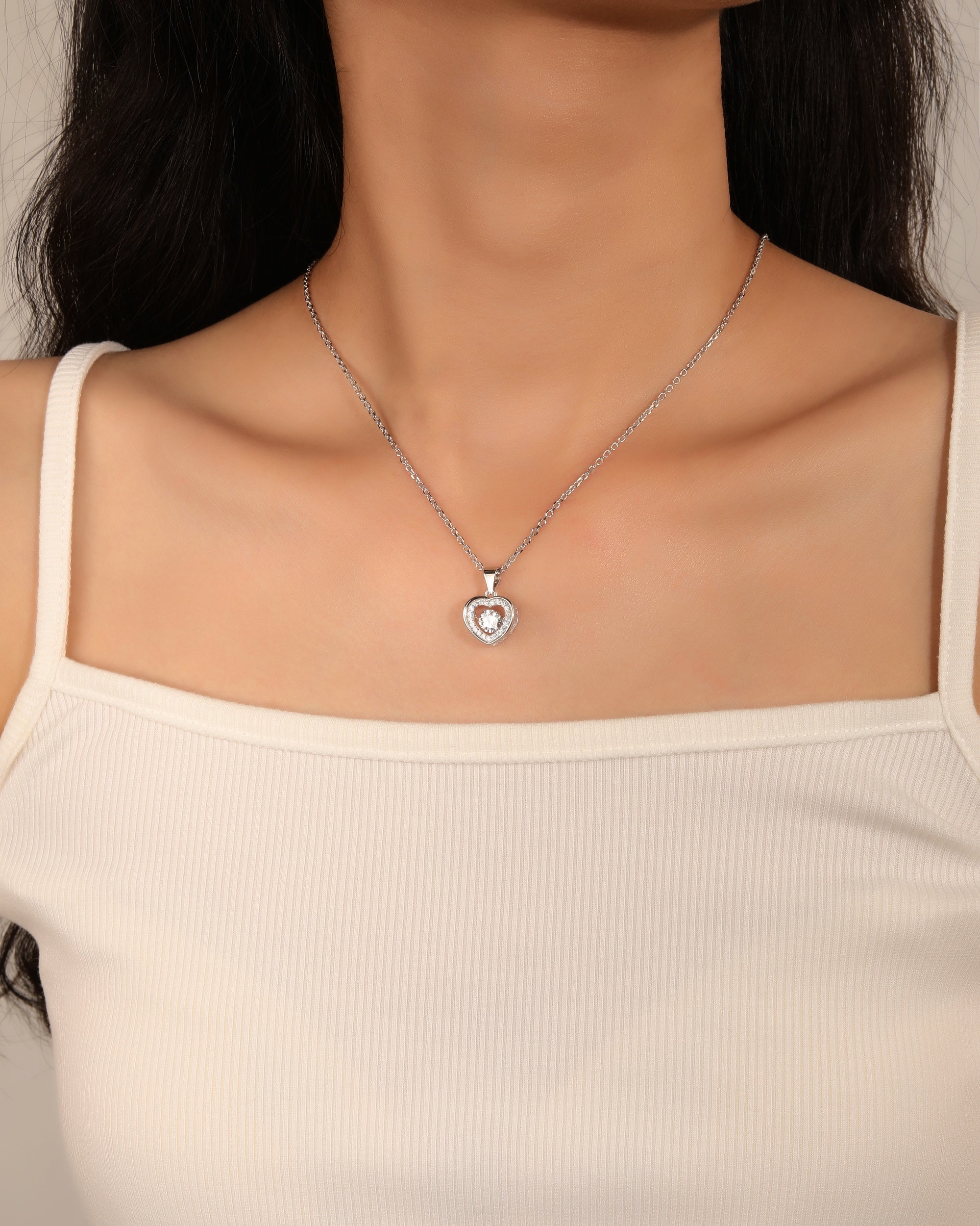 Collar sencillo de corazon con circonias blanca 45+5cm en rodizado