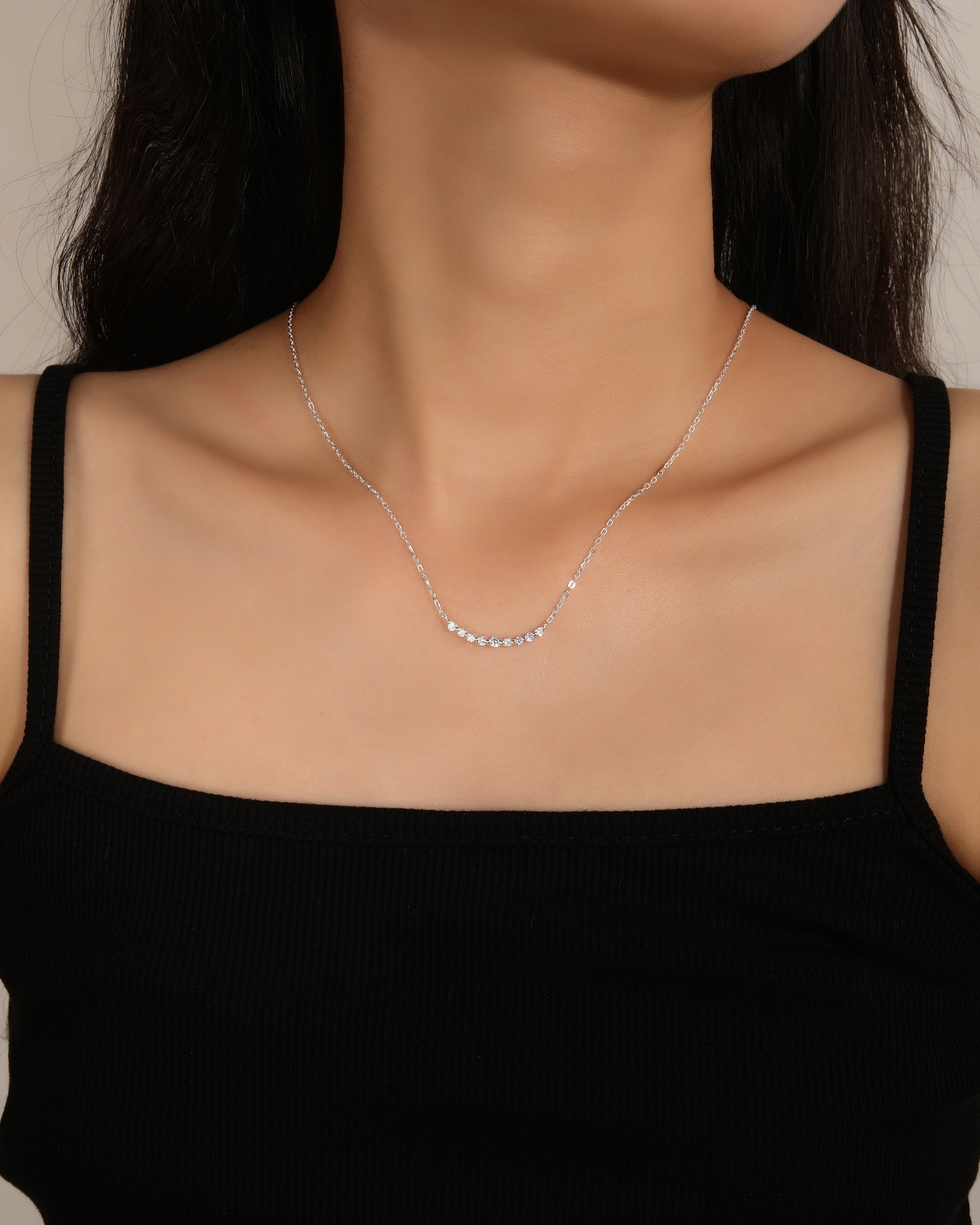 Collar sencillo de linea con circonias blanca 45+5cm en plateado