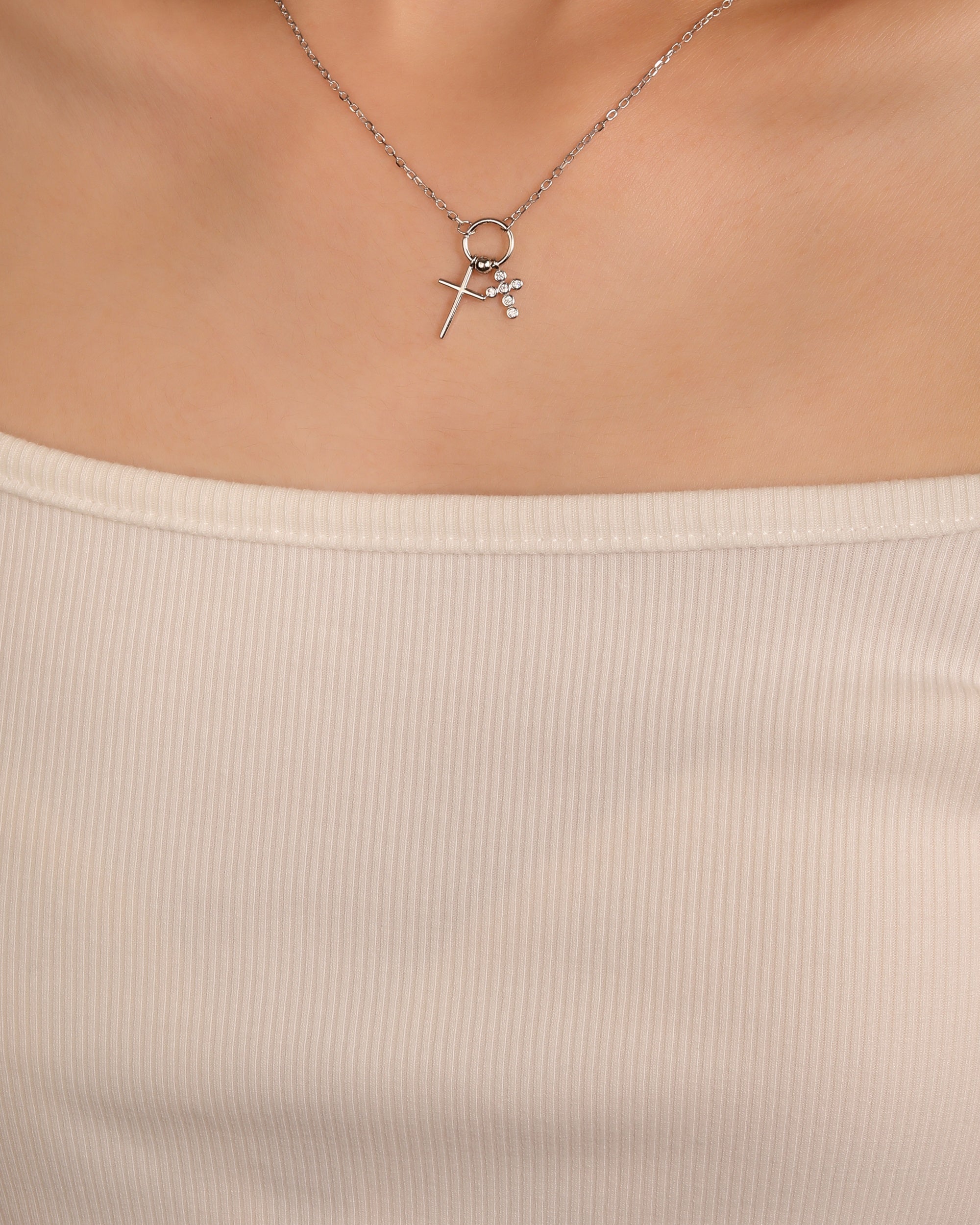 Collar sencillo de Cruces con circonia blanca 45+5cm en rodizado