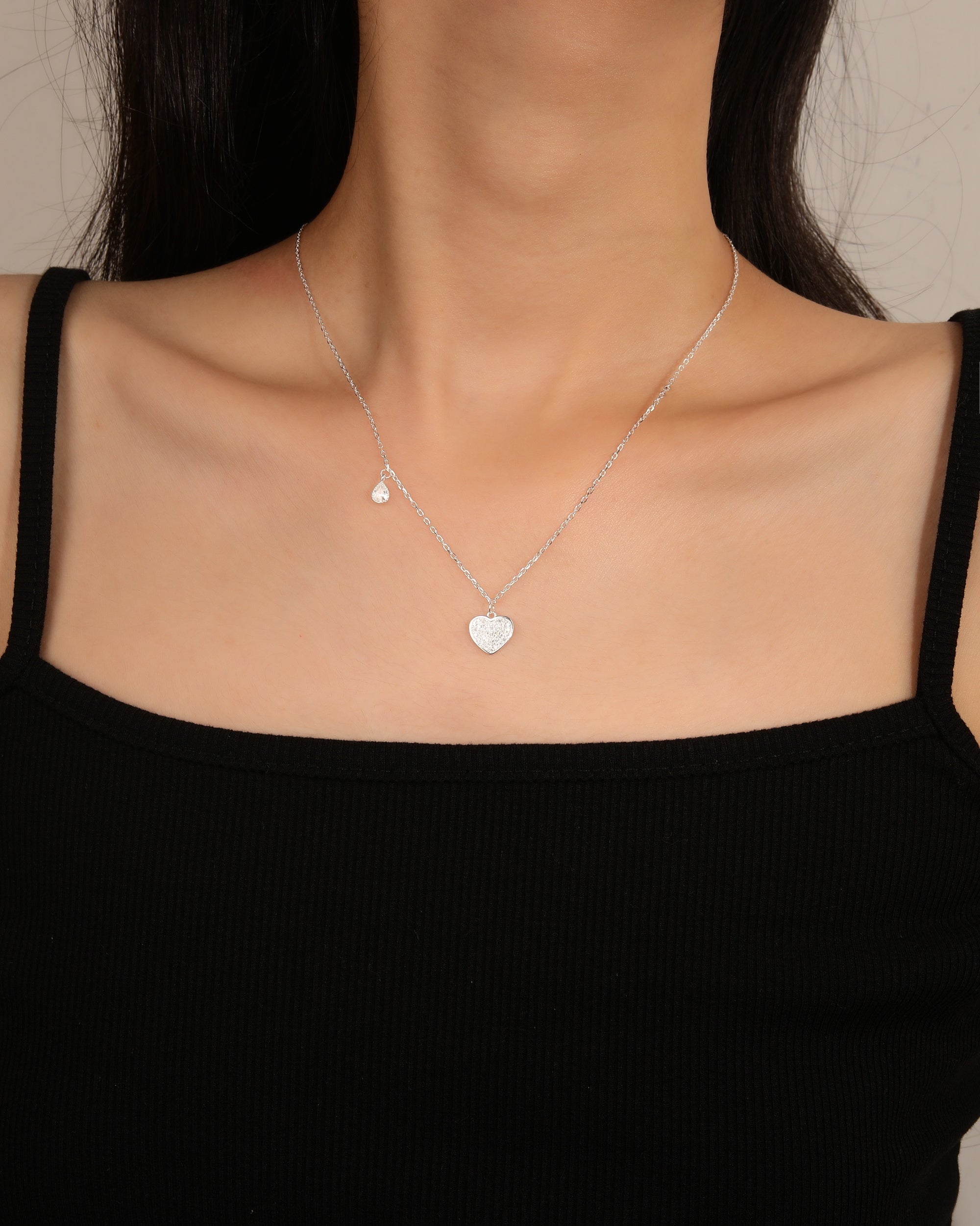 Collar de corazon con circonia blanca de 45+5cm en plateado