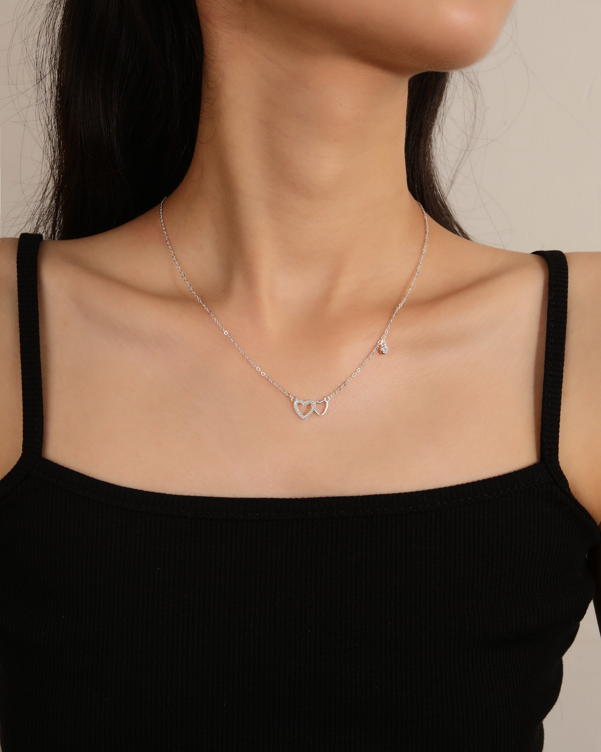 Collar de corazones con circonia blanca de 45+5cm en plateado
