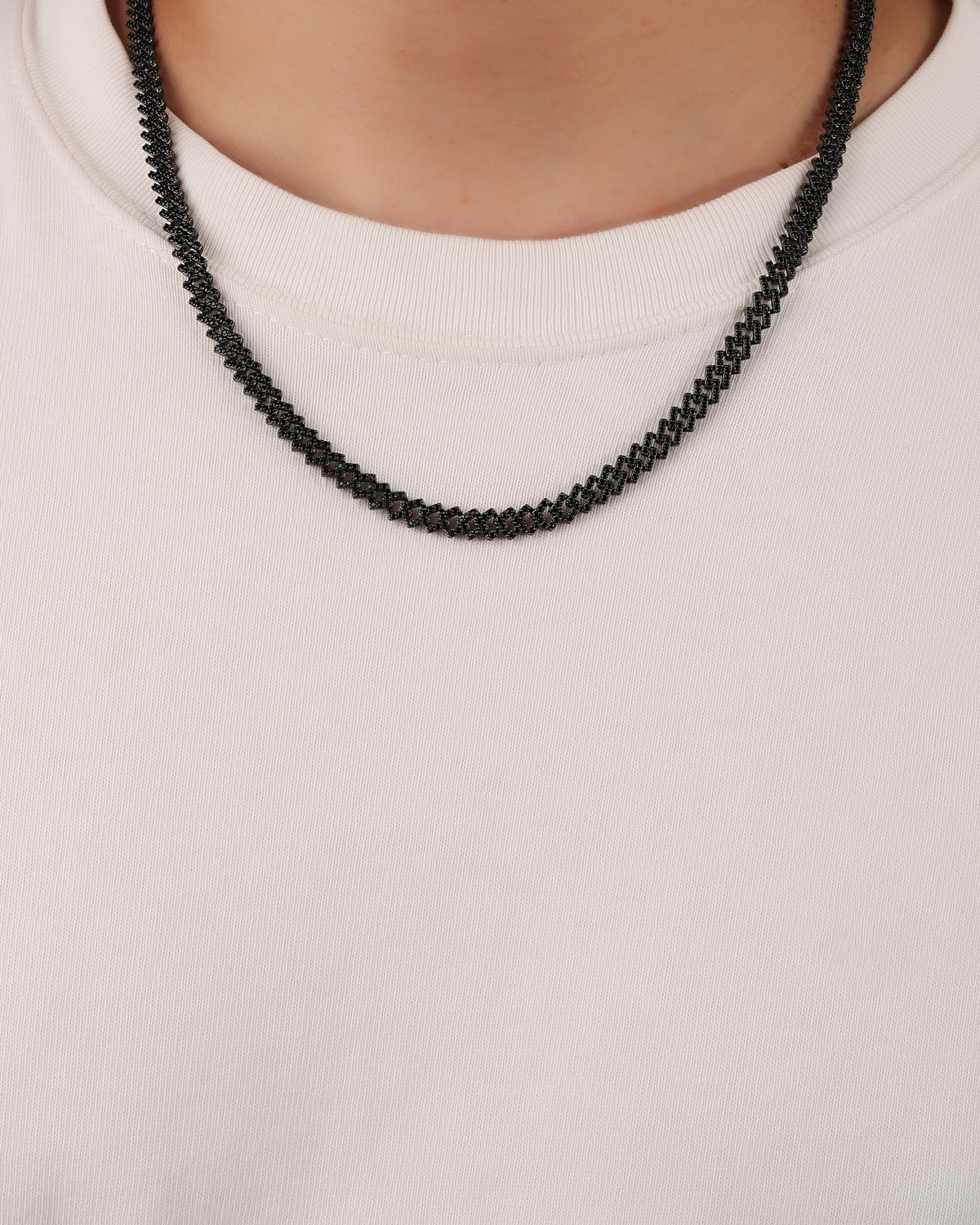 Collar en rodio negro