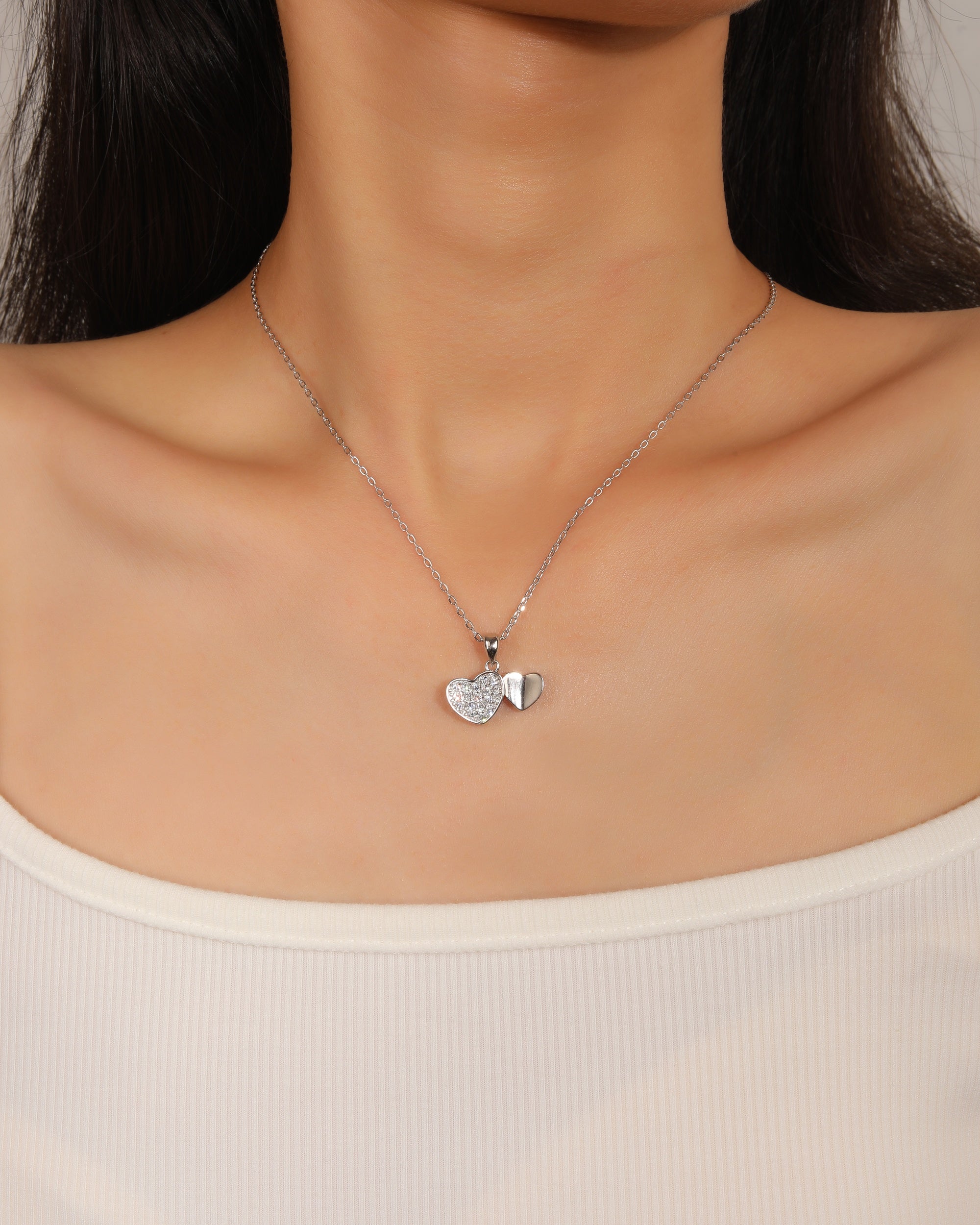 Dije de corazones liso y con circonias blanca en rodizado
