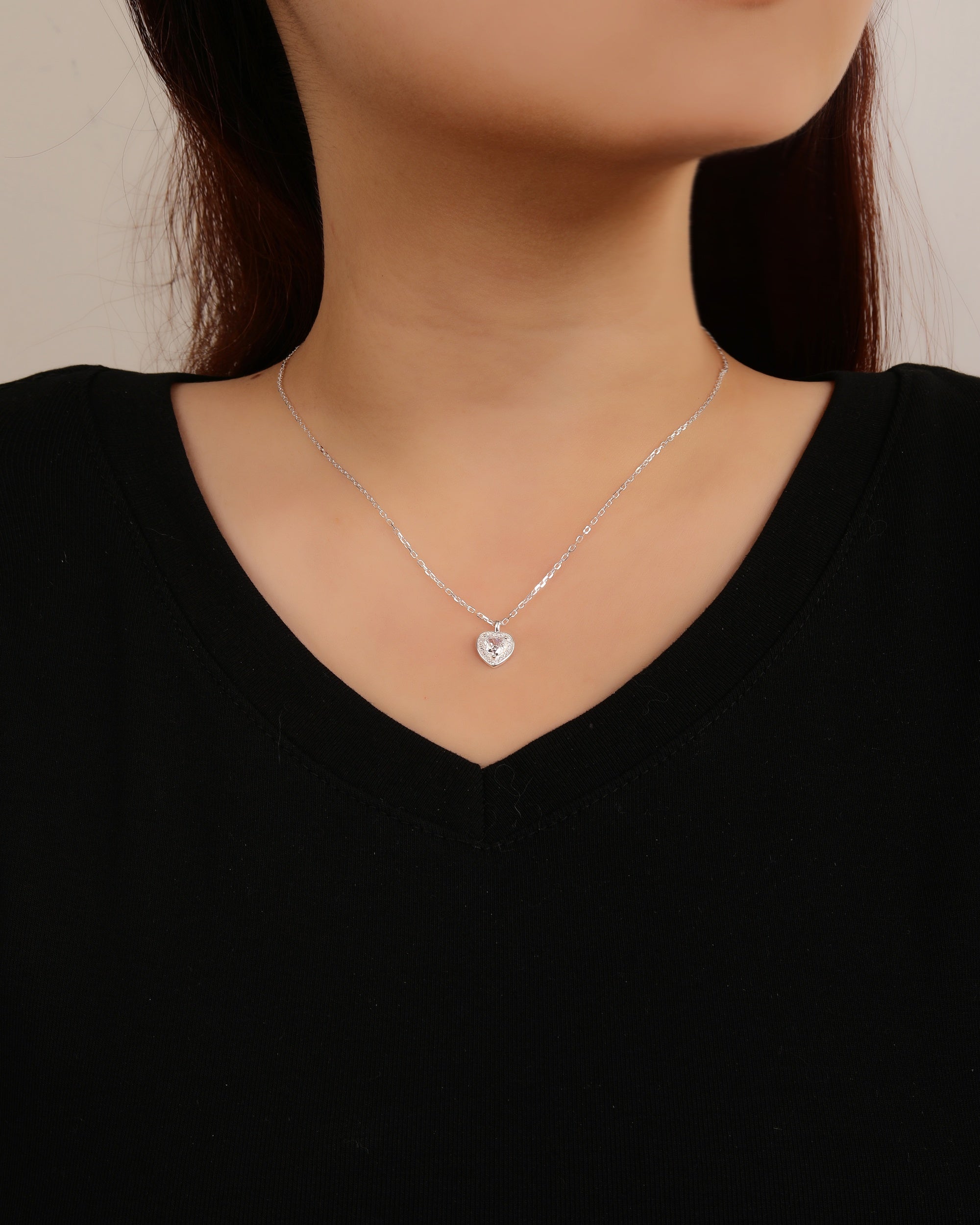 Juego collar y aretes de corazones con circonia blanca de 45+5cm en plateado