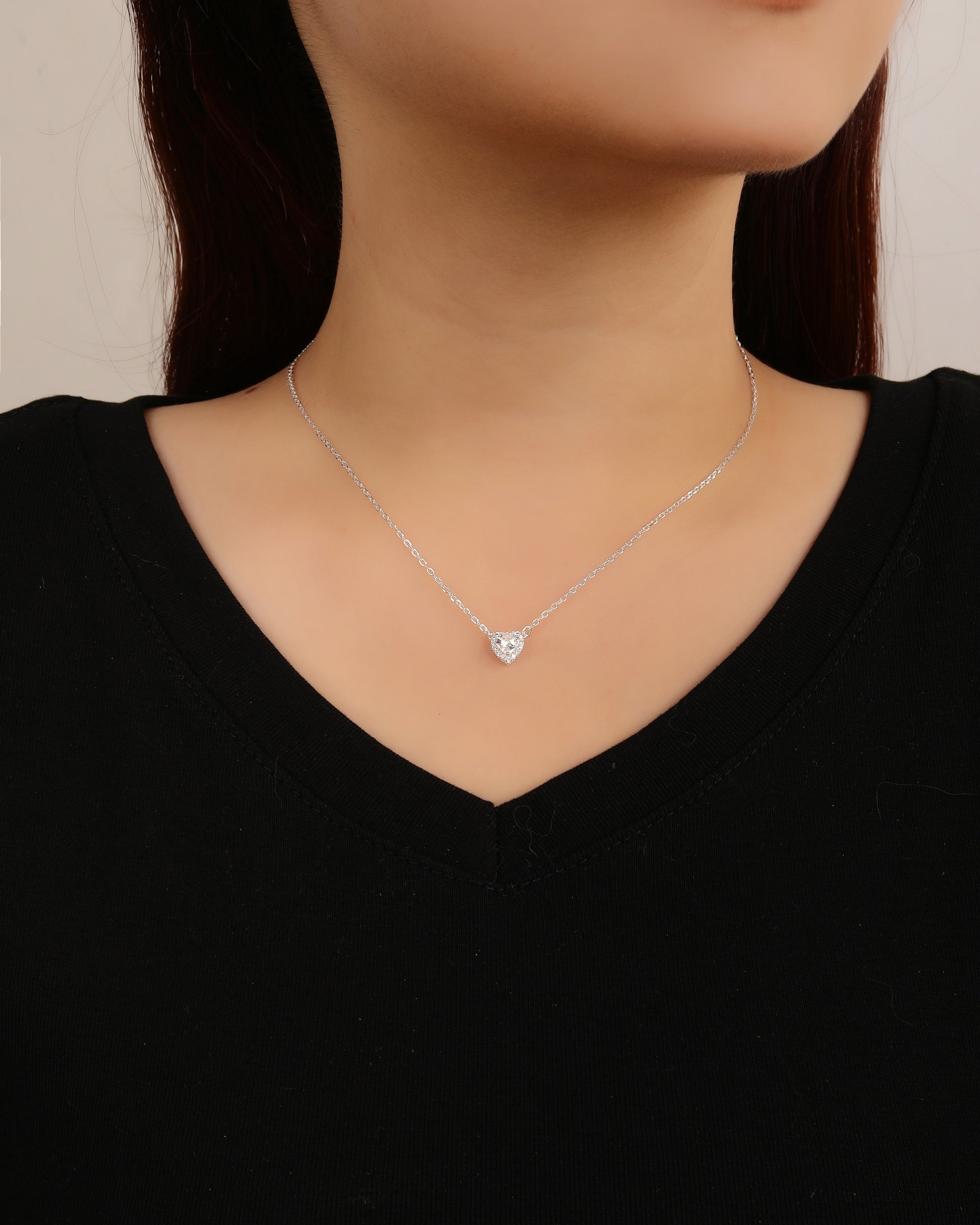 Juego collar y aretes de corazones con circonia blanca de 45+5cm en plateado