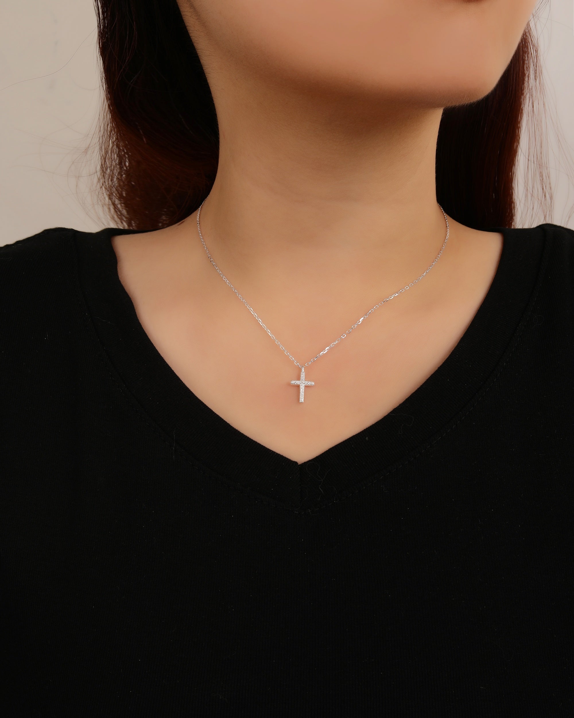 Juego collar y aretes de cruces con circonia blanca de 45+5cm en plateado