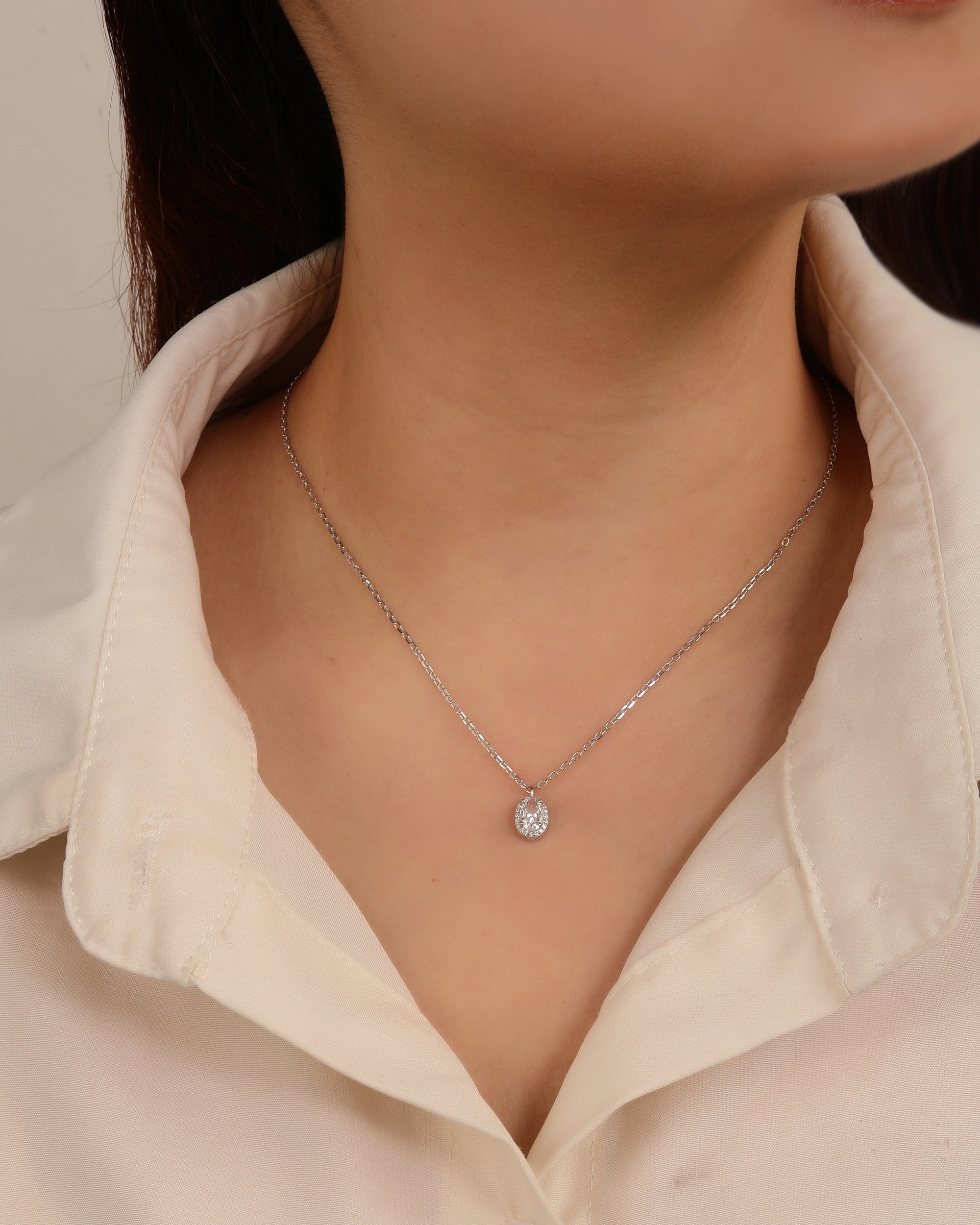 Juego collar y aretes de oval con circonia blanca de 45+5cm en rodizado
