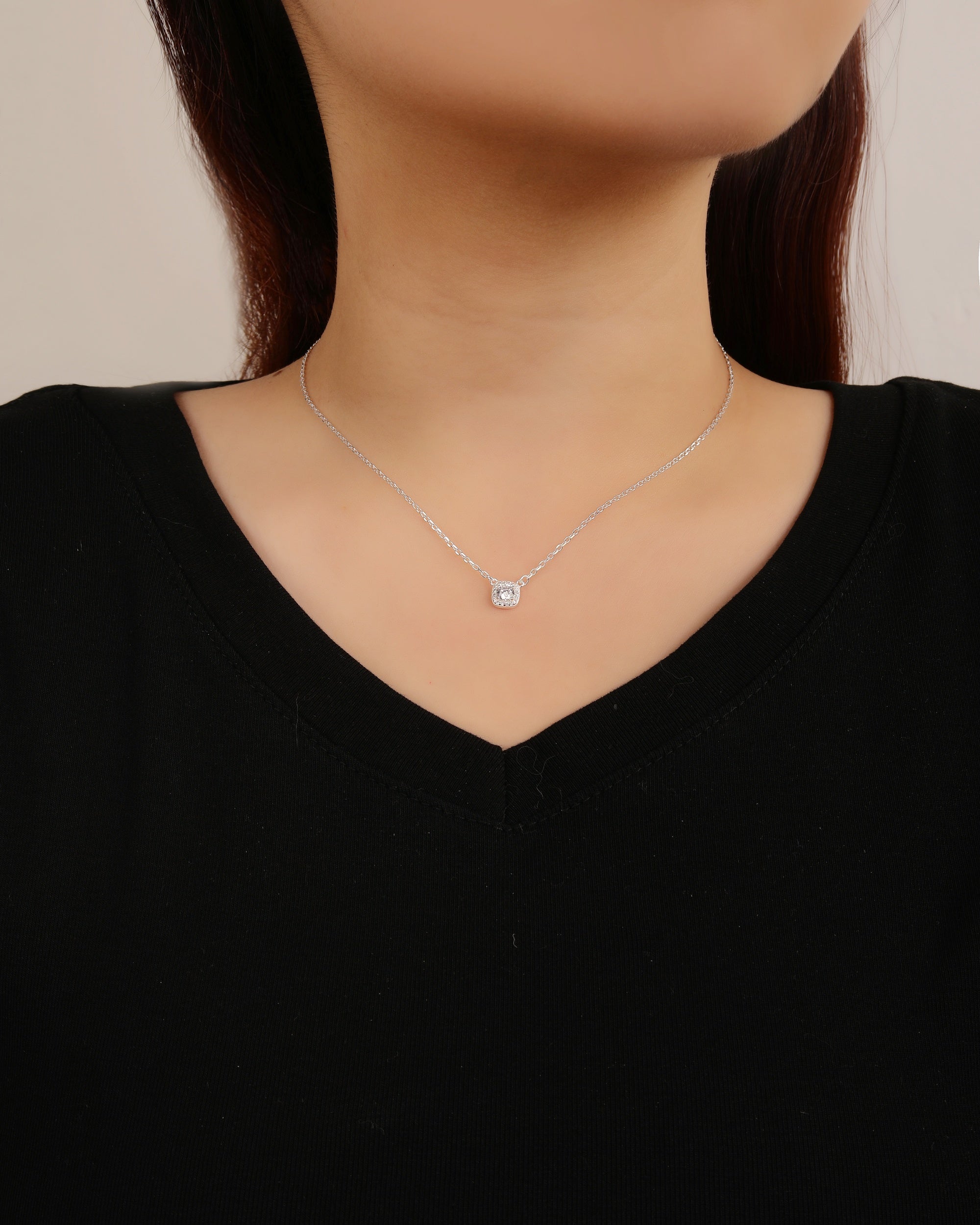 Juego collar y aretes de cuadrado con circonia blanca de 45+5cm en plateado