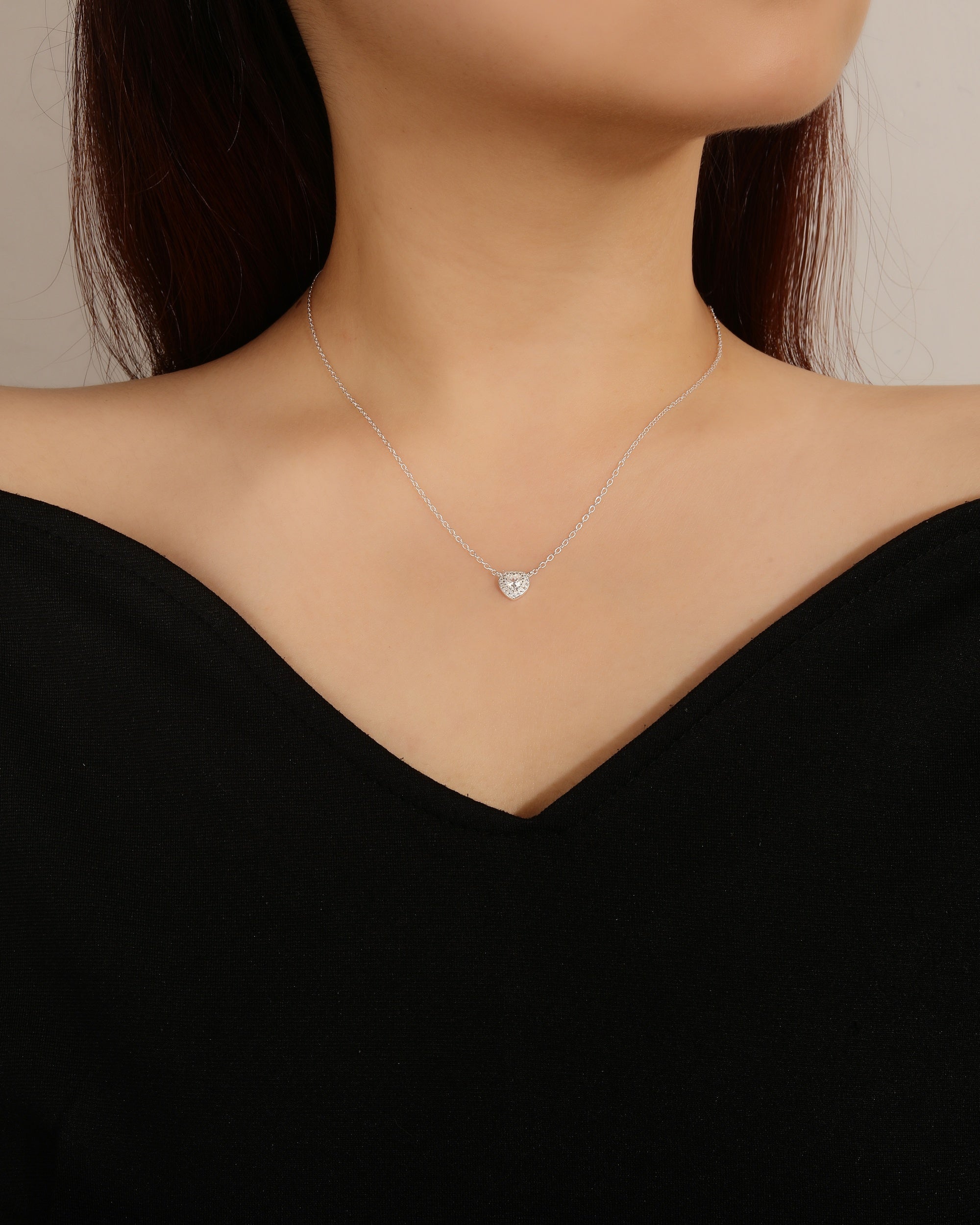 Juego collar y aretes de corazones con circonia de 45+5cm en plateado