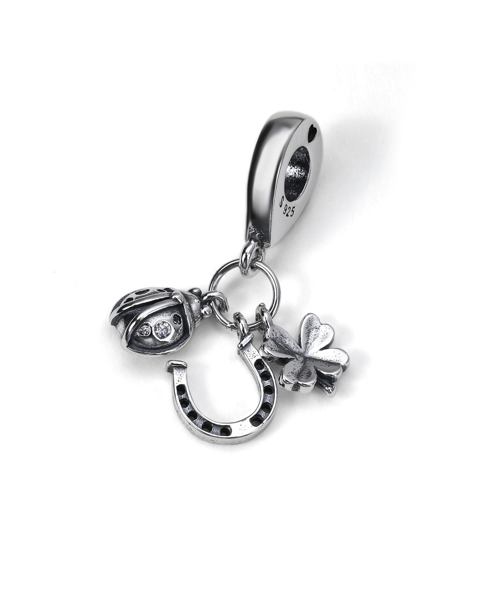 Charm colgante de de la suerte con circonia blanca en oxidada