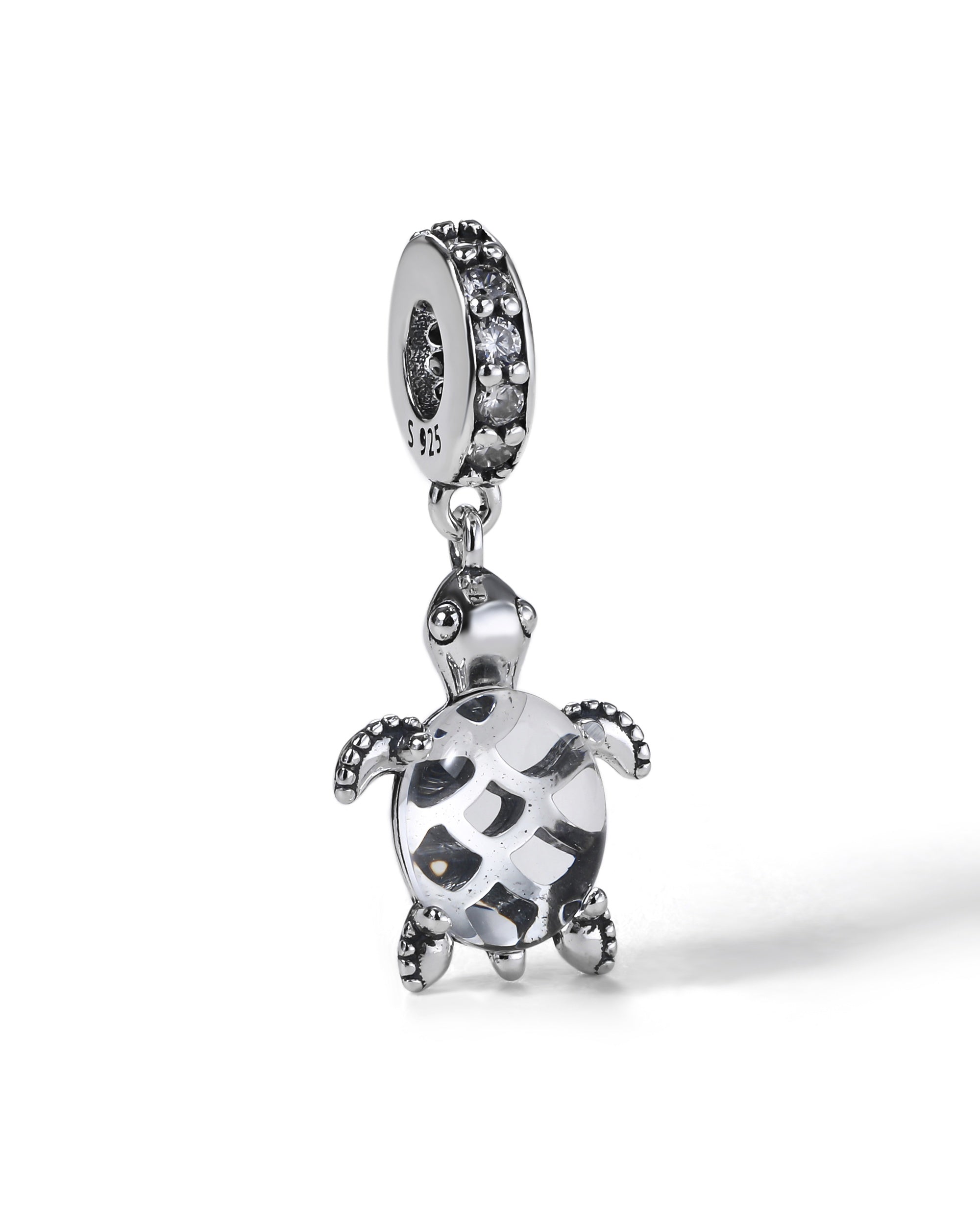 Charm colgante de tortuga con circonia blanca en oxidada