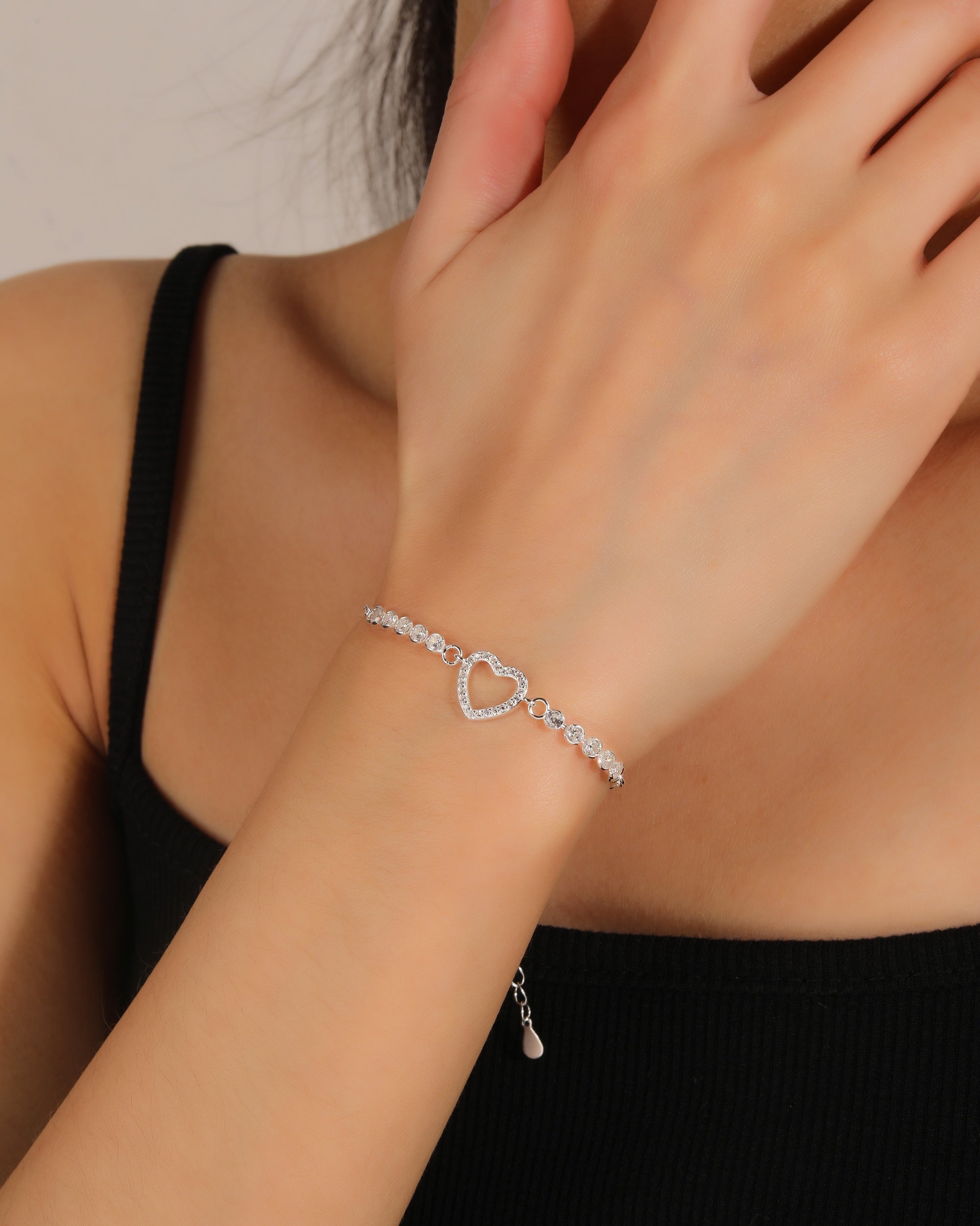 Pulsera sencilla de corazon con circonia blanca 17+3cm en plateado