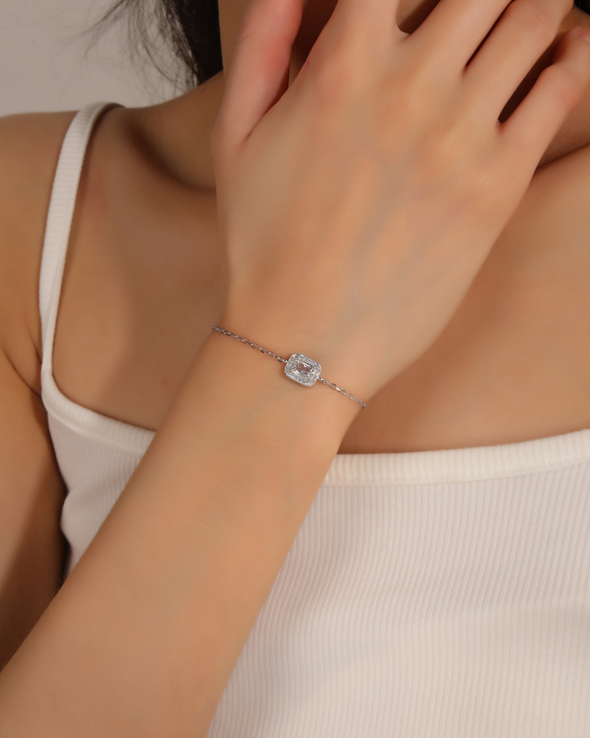 Pulsera sencilla de rectangulo con circonia blanca 17+3cm en rodizado