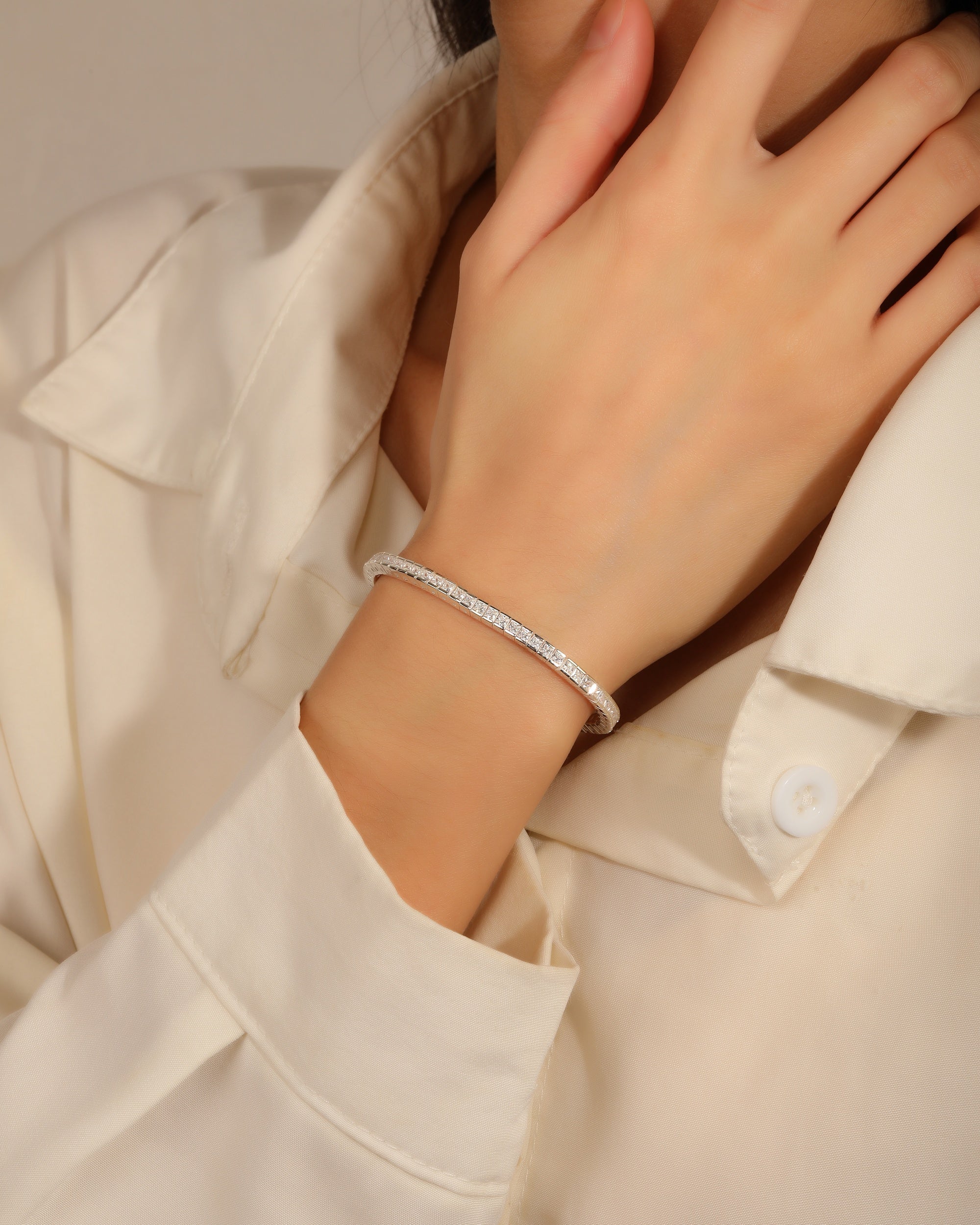 Pulsera tenis 2mm cuadrado con circonia blanca 18cm en plateado