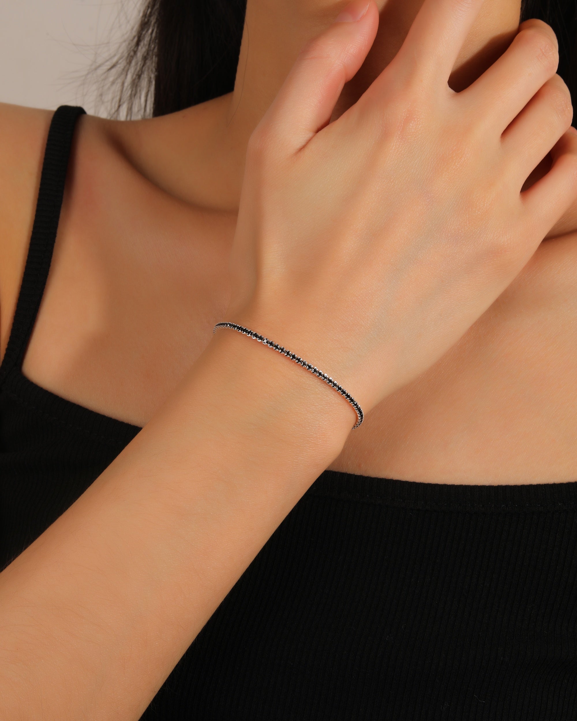 Pulsera tenis 1.5mm con circonia redonda de color 17+3cm en plateado