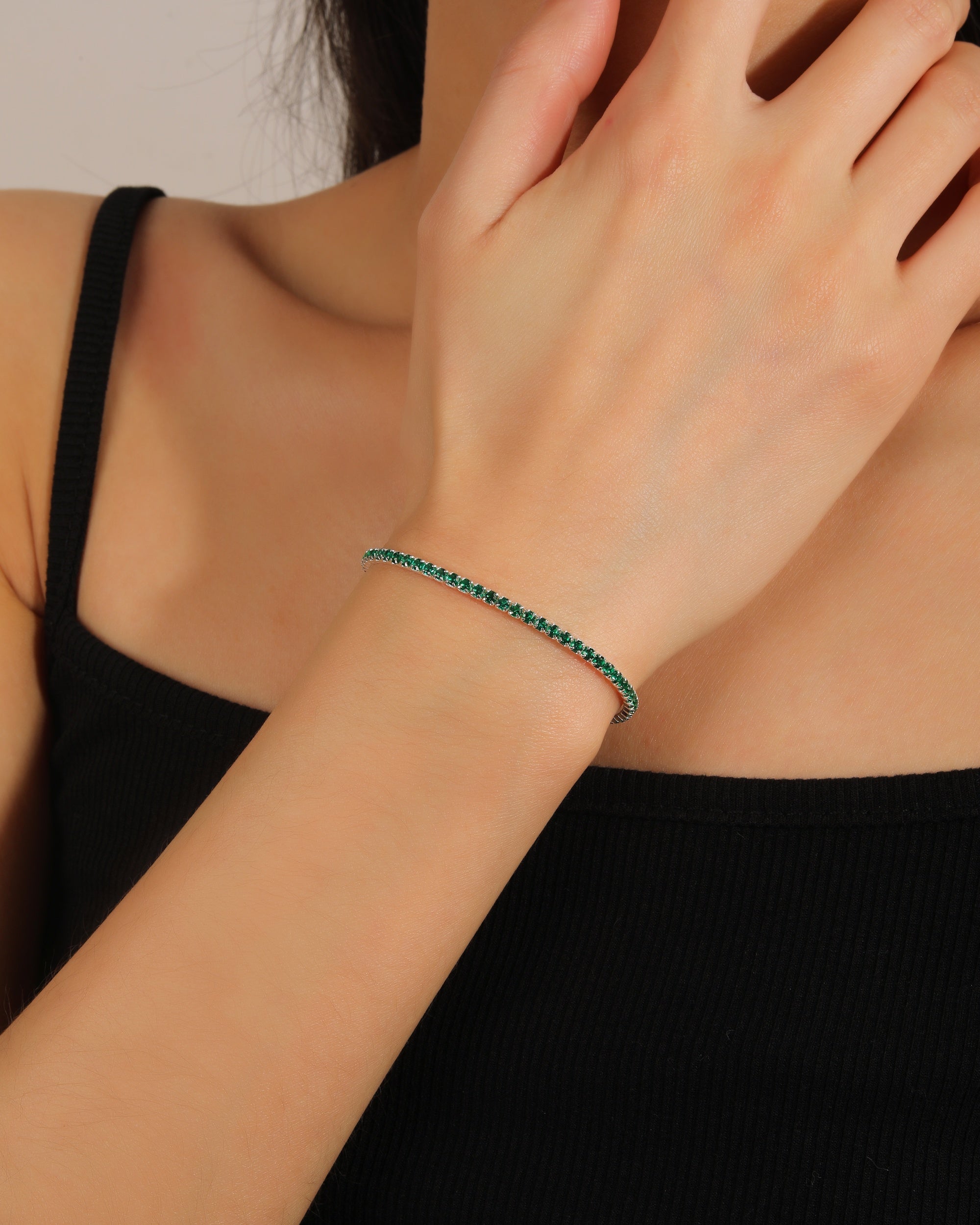 Pulsera tenis con circonia redonda de color 17+3cm en plateado