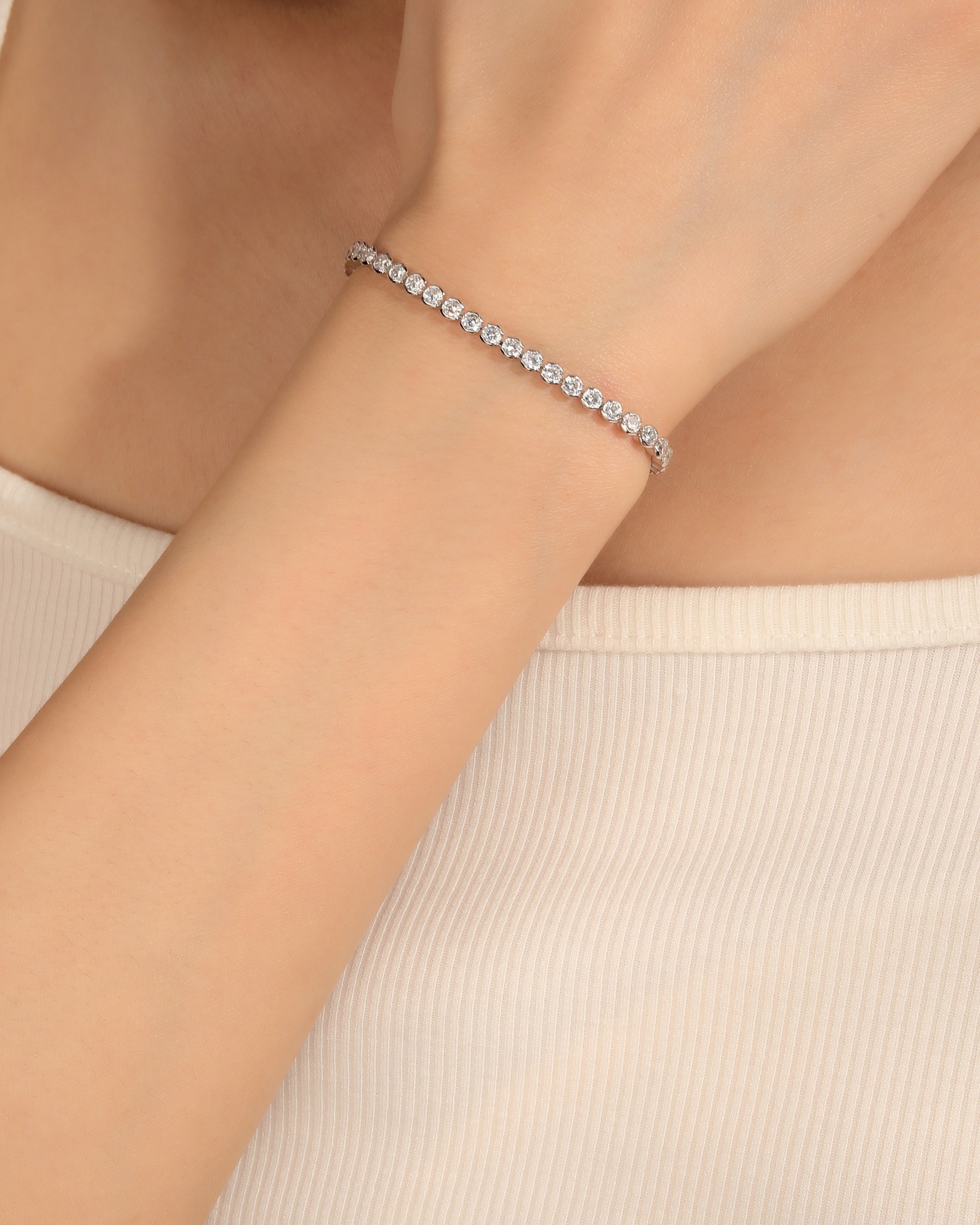 Pulsera de tenis 2.5mm con circonia  redonda blanca 17+3cm en rodizado
